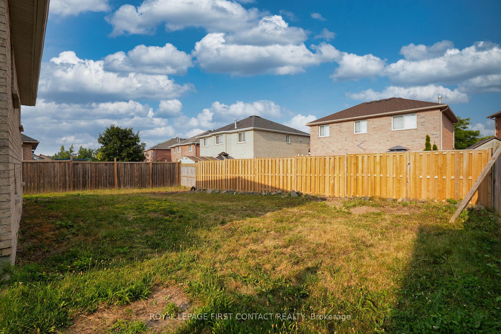 Photo 22 of Unit Upper, 81 Livingstone Street E, Barrie, East Bayfield — HOMEH