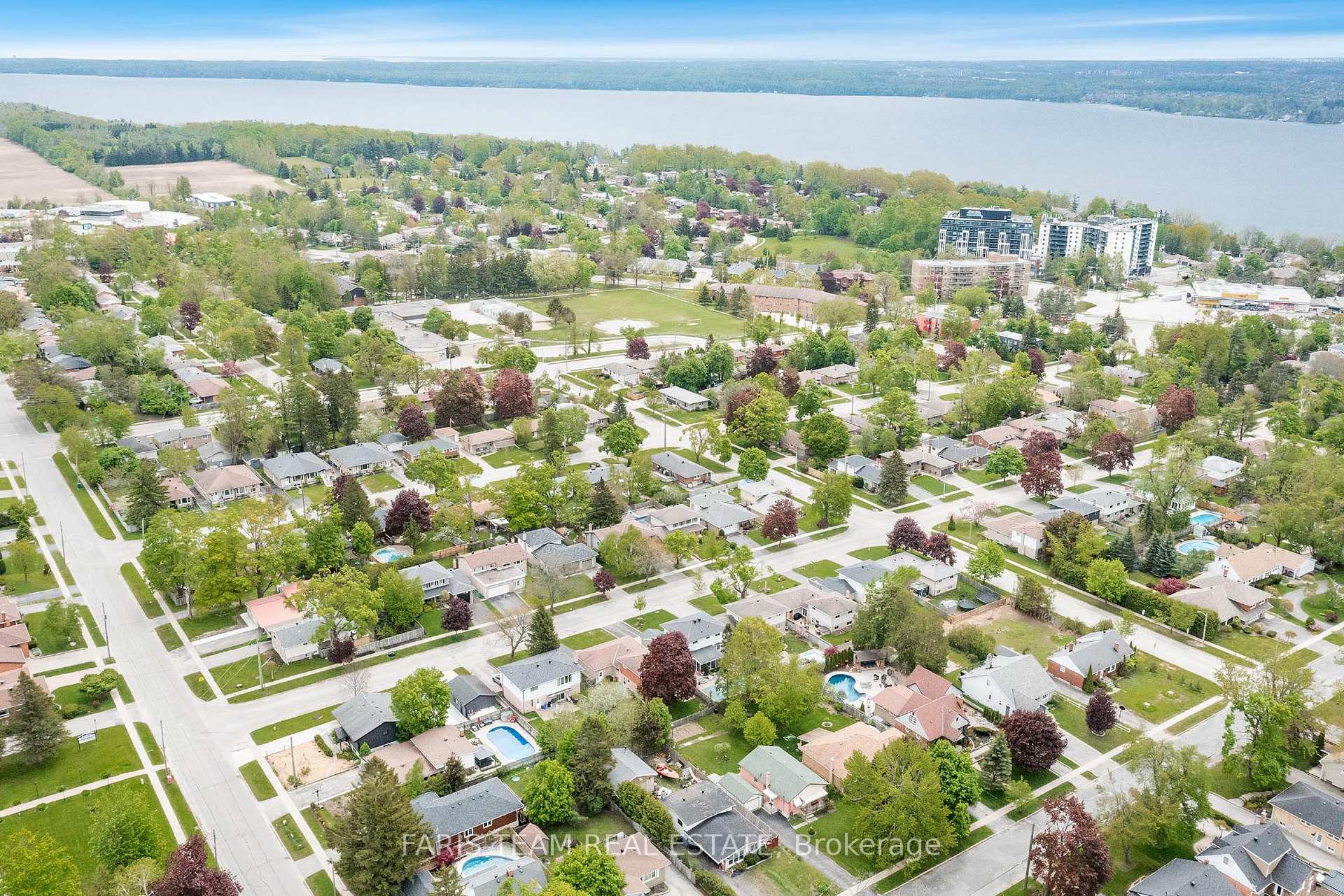 Photo 31 of 53 Varden Avenue, Barrie, Codrington — HOMEH
