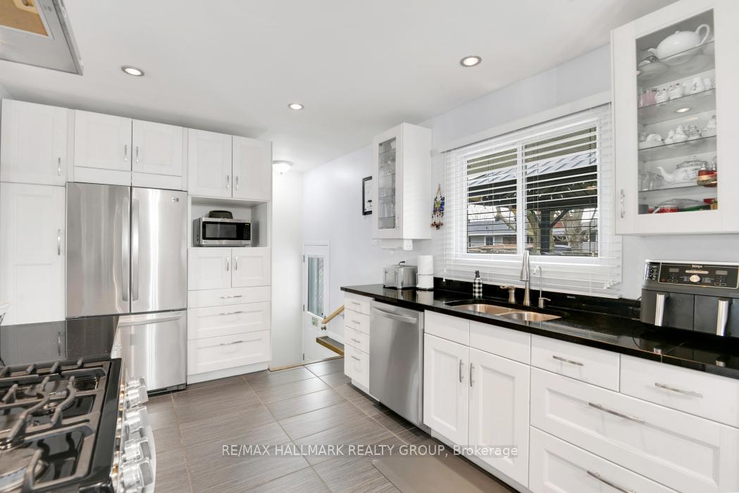 Photo 11 of 8 Orr Street, Ottawa, Barrhaven - Pheasant Run — HOMEH