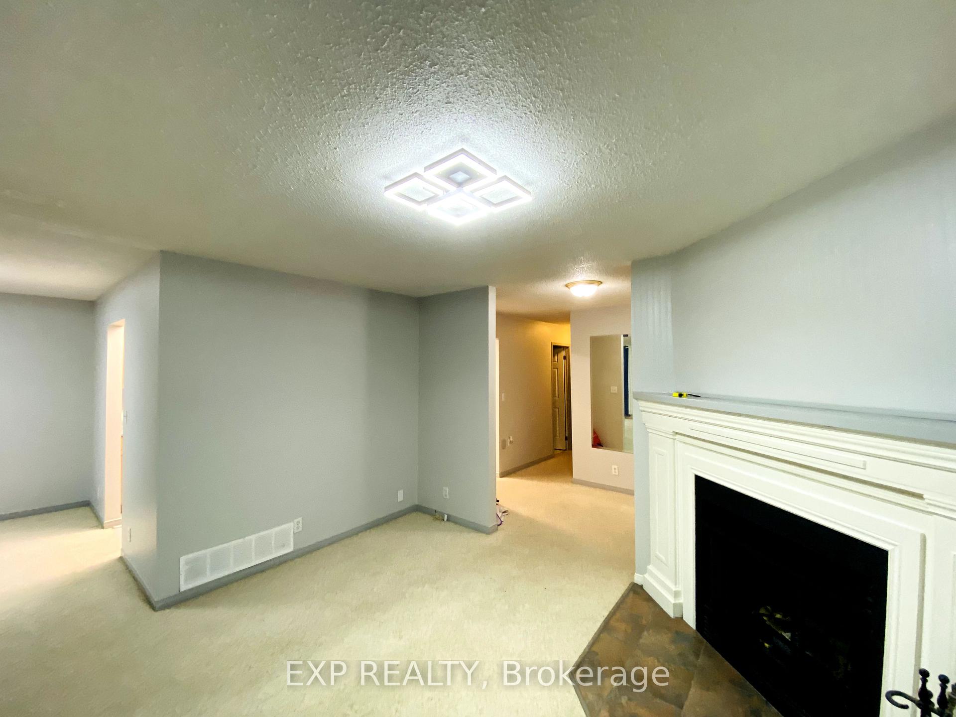 Photo 4 of Unit Main, 306 Edgehill Drive, Barrie, Sandy Hollow — HOMEH