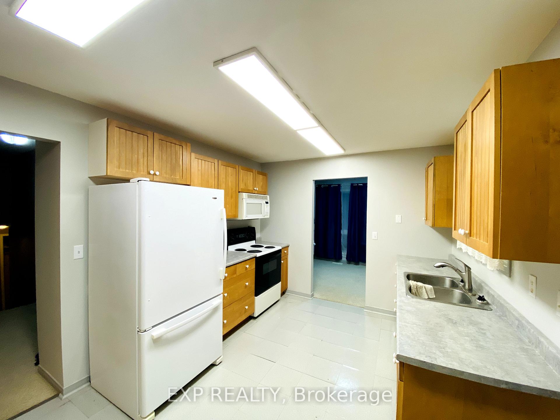 Photo 9 of Unit Main, 306 Edgehill Drive, Barrie, Sandy Hollow — HOMEH