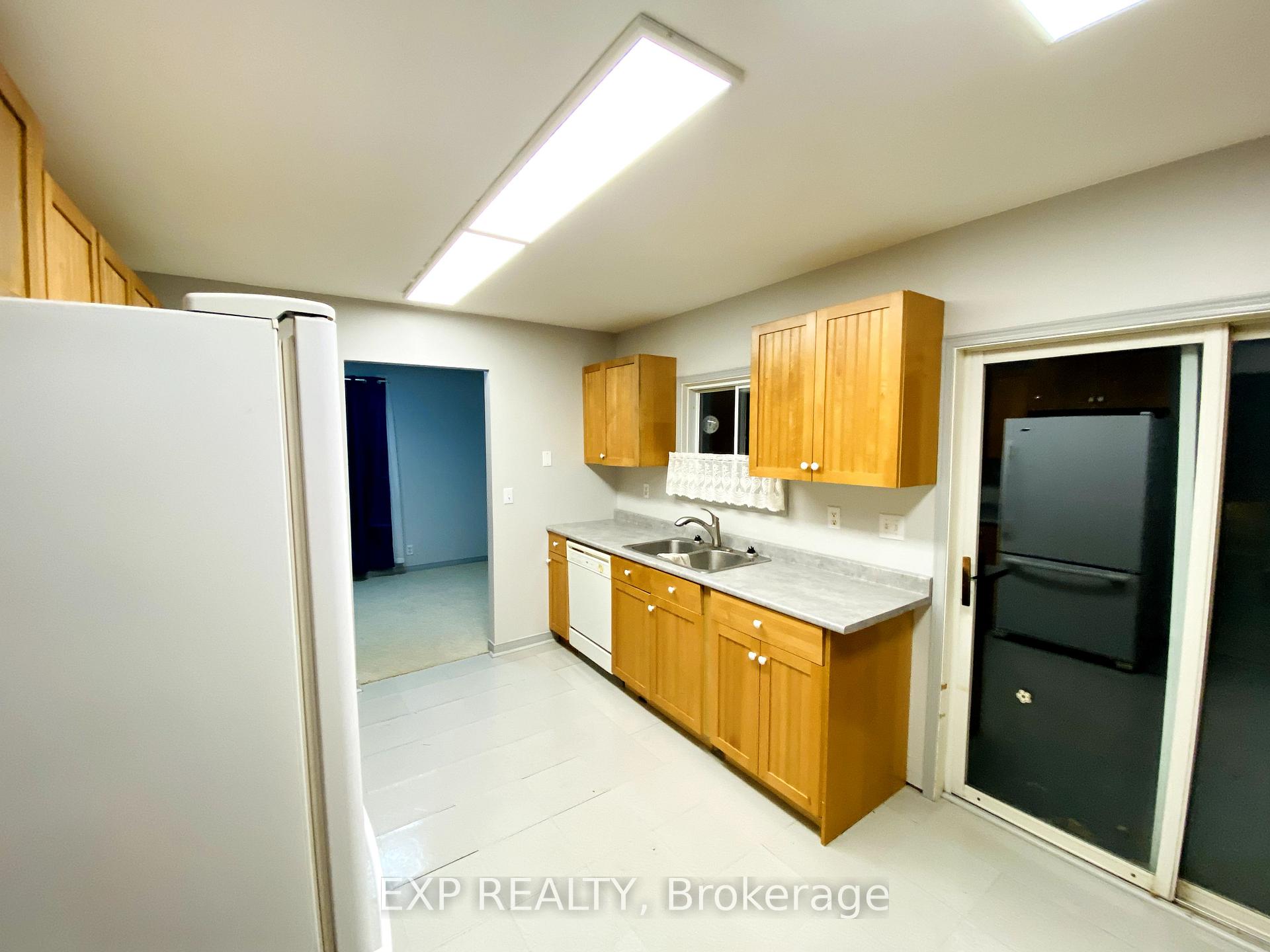 Photo 12 of Unit Main, 306 Edgehill Drive, Barrie, Sandy Hollow — HOMEH