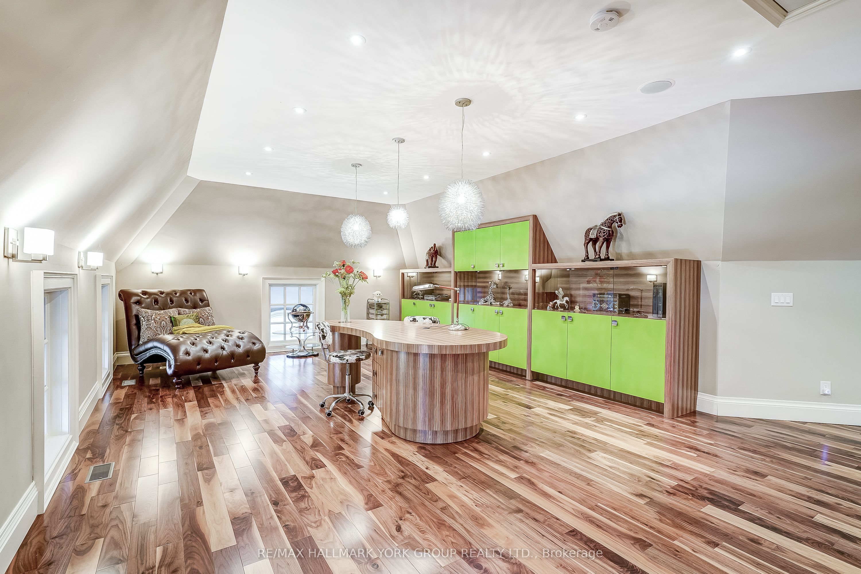 Photo 82 of 15 Awesome Again Lane, Aurora, Bayview Southeast — HOMEH