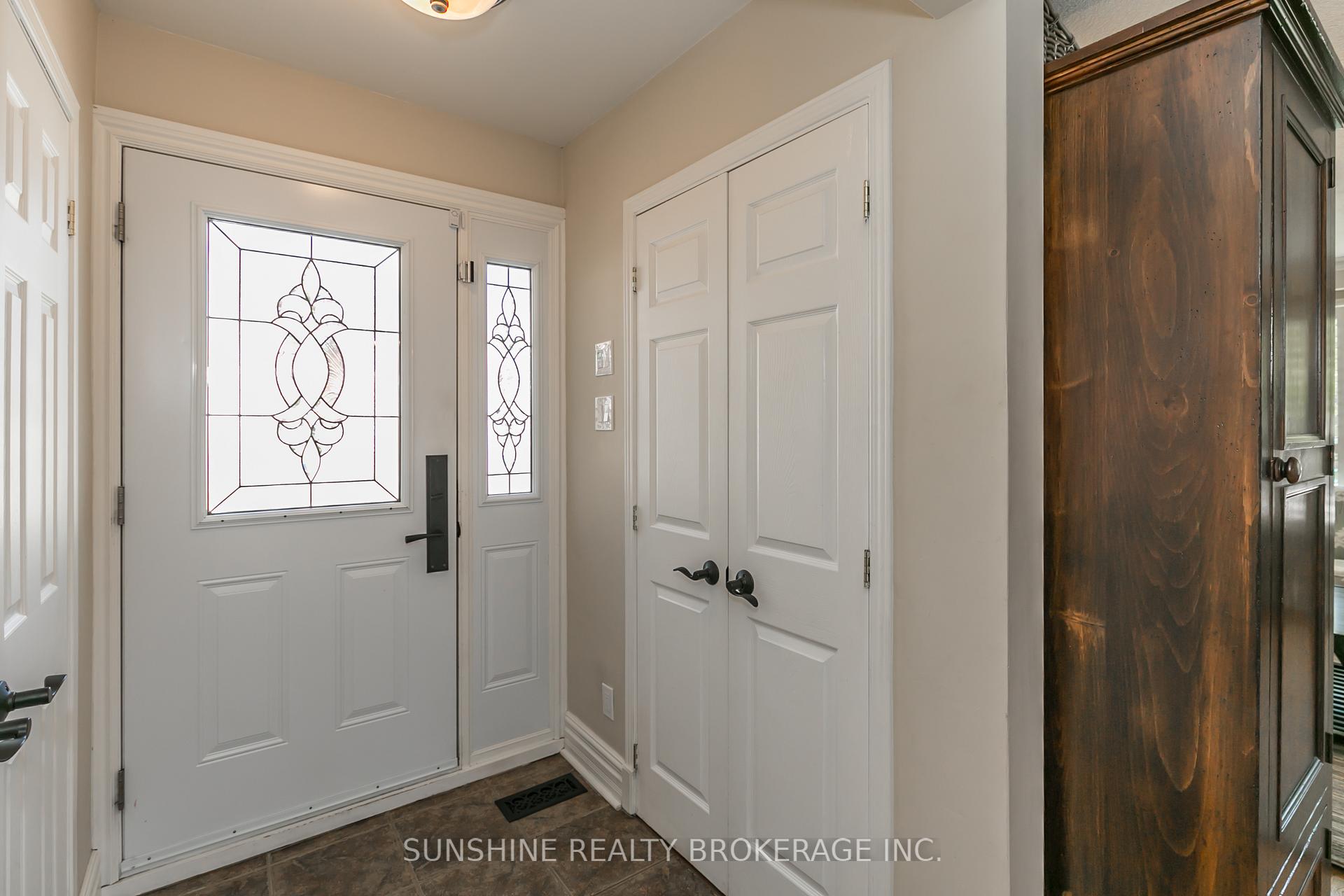 Photo 7 of 6 Laurentide Avenue, Aurora, Aurora Heights — HOMEH