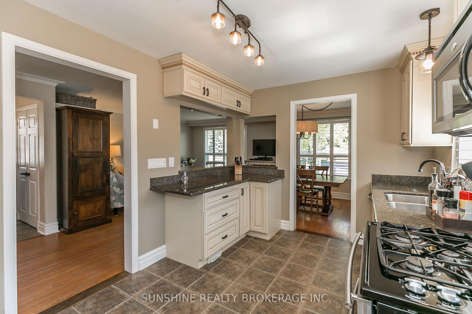 Photo 2 of 6 Laurentide Avenue, Aurora, Aurora Heights — HOMEH