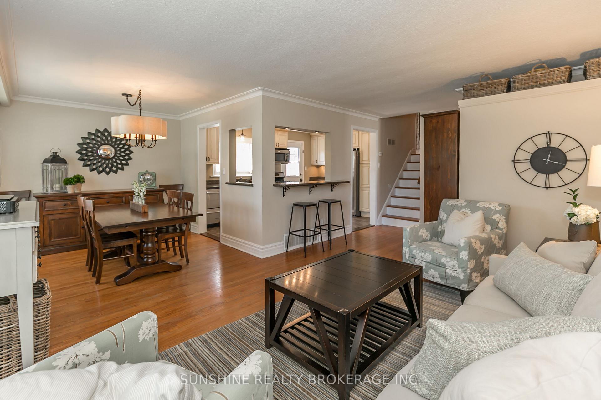 Photo 4 of 6 Laurentide Avenue, Aurora, Aurora Heights — HOMEH