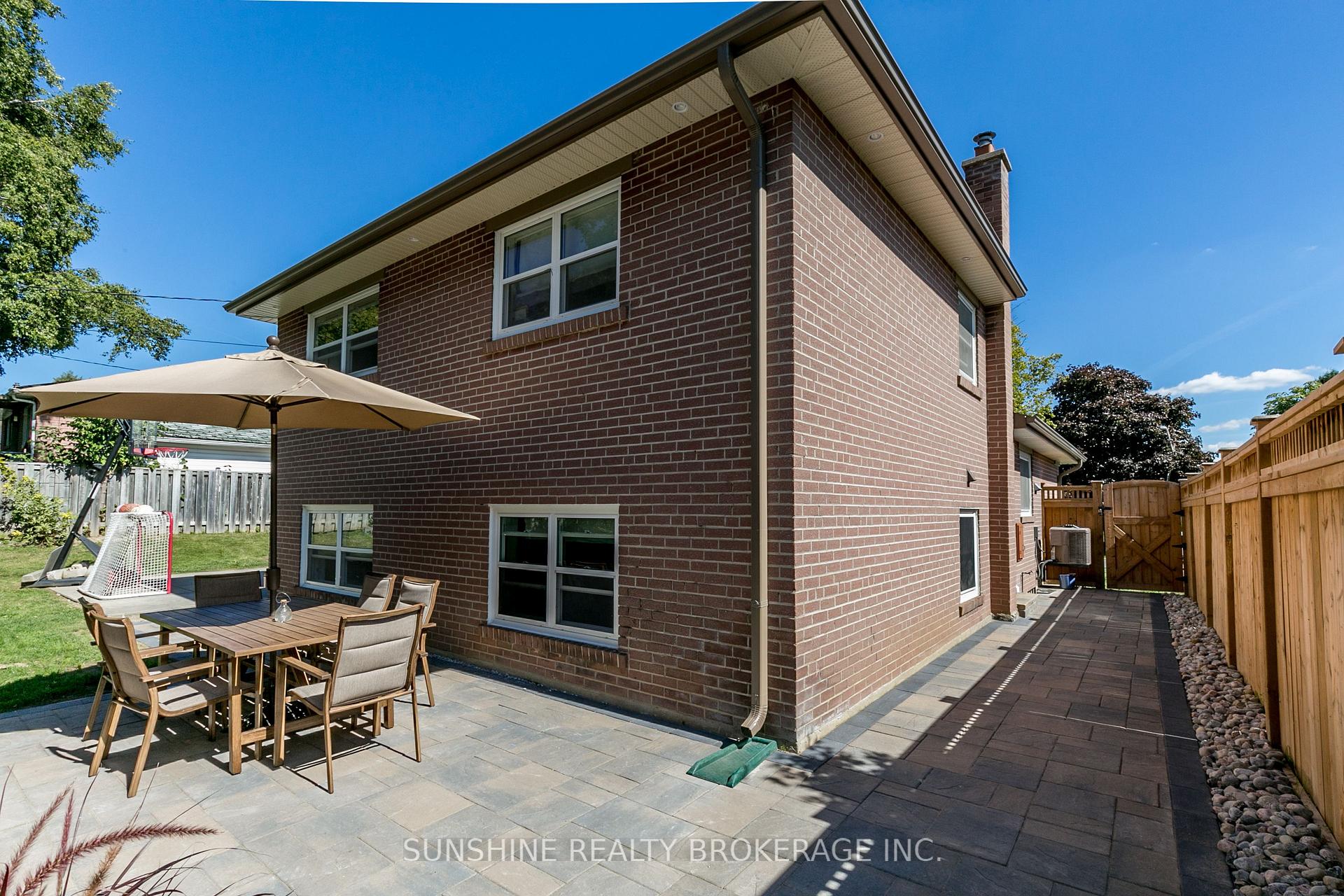 Photo 21 of 6 Laurentide Avenue, Aurora, Aurora Heights — HOMEH