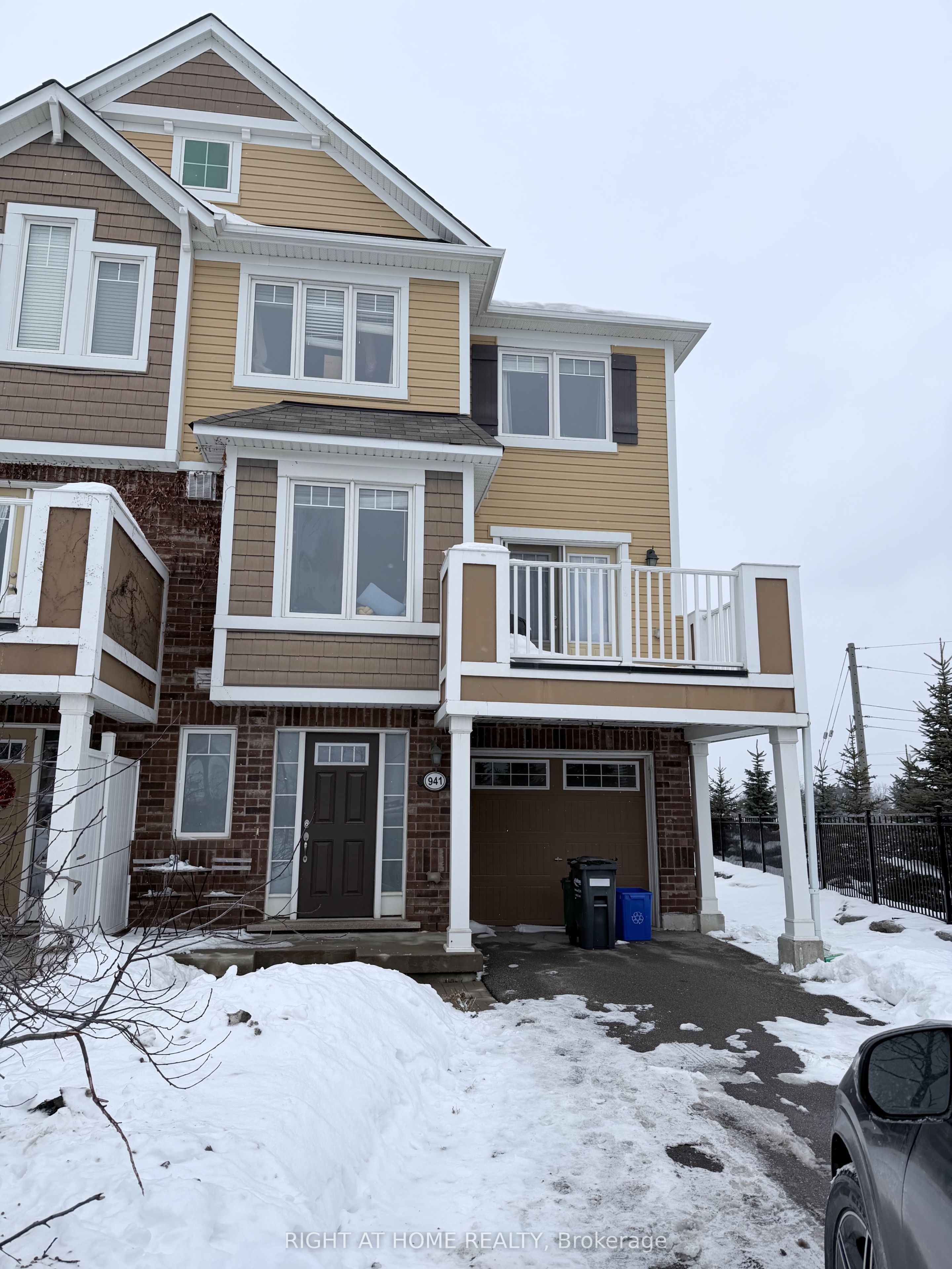 Photo 2 of 941 Nadalin Heights, Milton, Willmott — HOMEH
