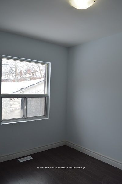 Photo 13 of Unit Main upper, 3 Strode Drive, Scarborough, Eglinton East — HOMEH