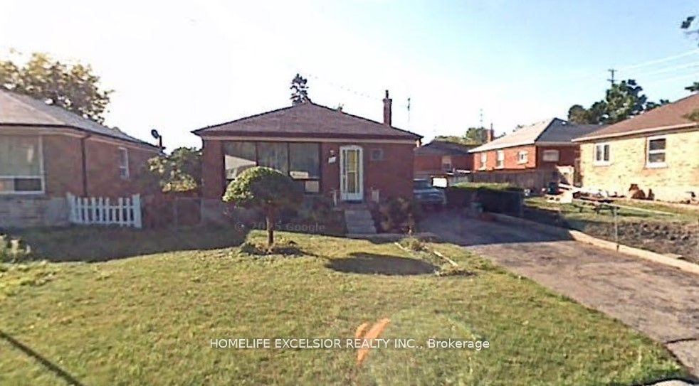 Photo 2 of Unit Main upper, 3 Strode Drive, Scarborough, Eglinton East — HOMEH