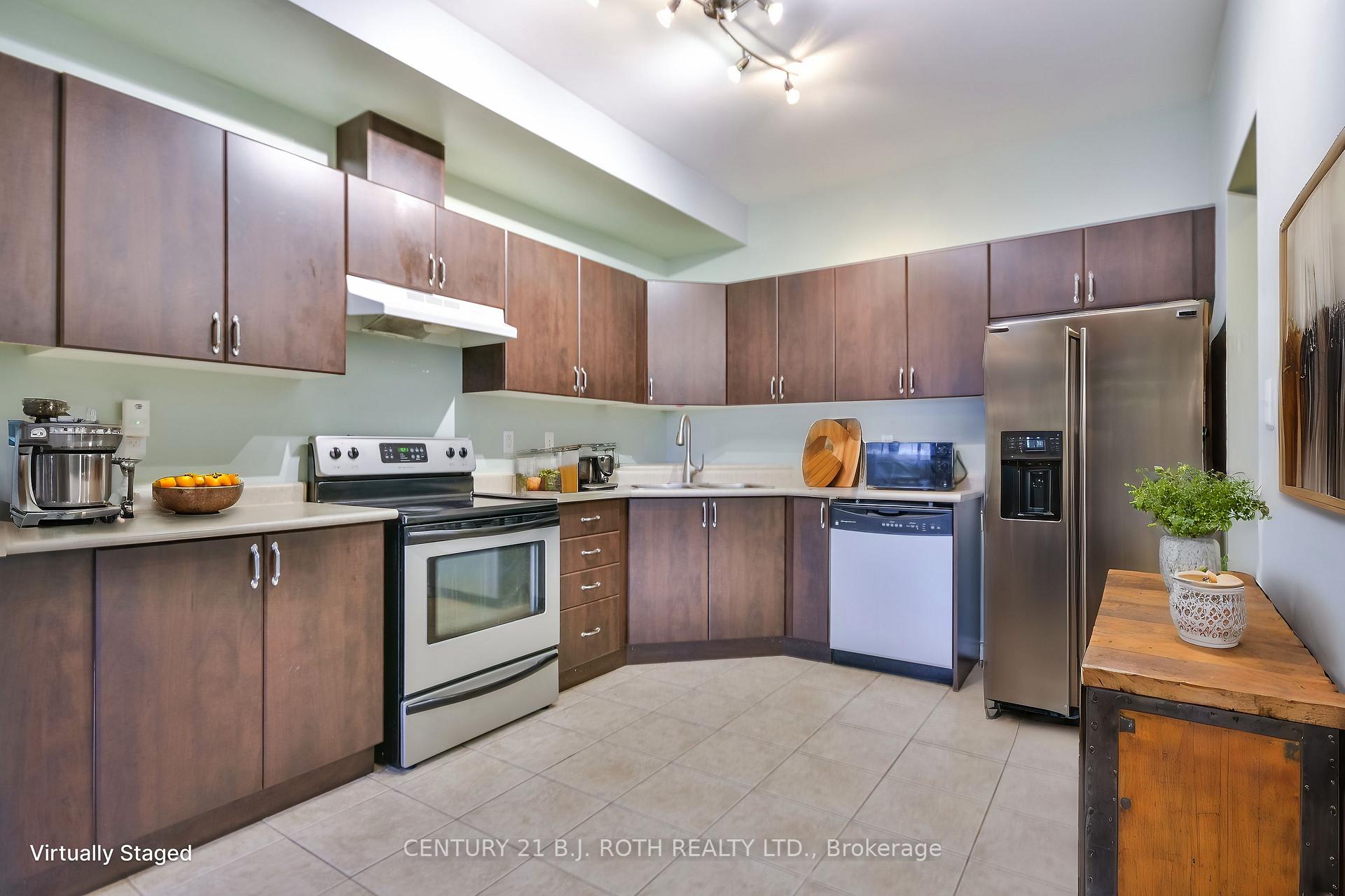 Photo 5 of Unit Unit 11, 175 Stanley Street, Barrie, East Bayfield — HOMEH
