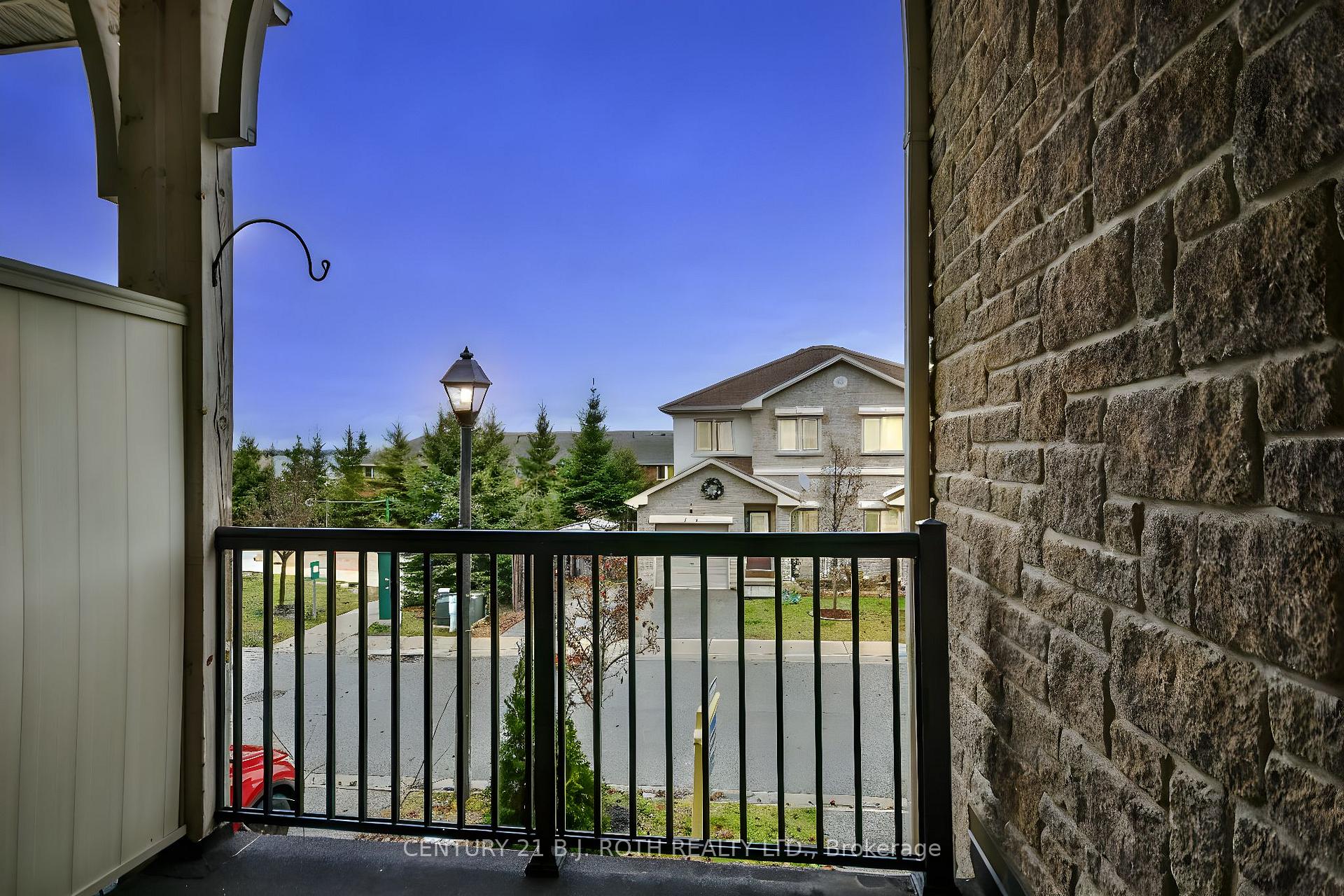 Photo 8 of Unit Unit 11, 175 Stanley Street, Barrie, East Bayfield — HOMEH