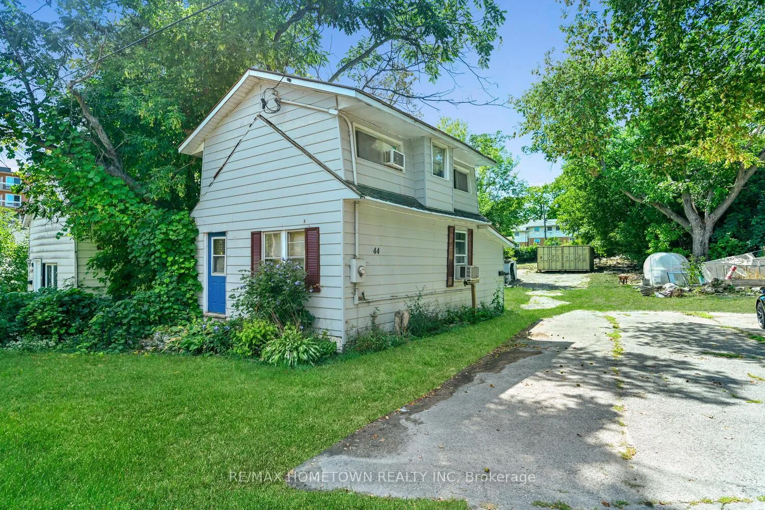 Front of 44 Stewart Boulevard