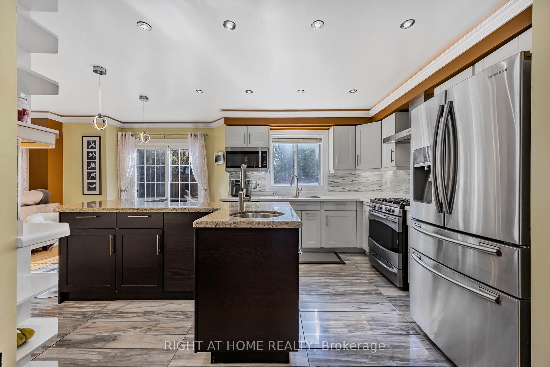 Photo 11 of 15 Black Willow Drive, Barrie, Holly — HOMEH