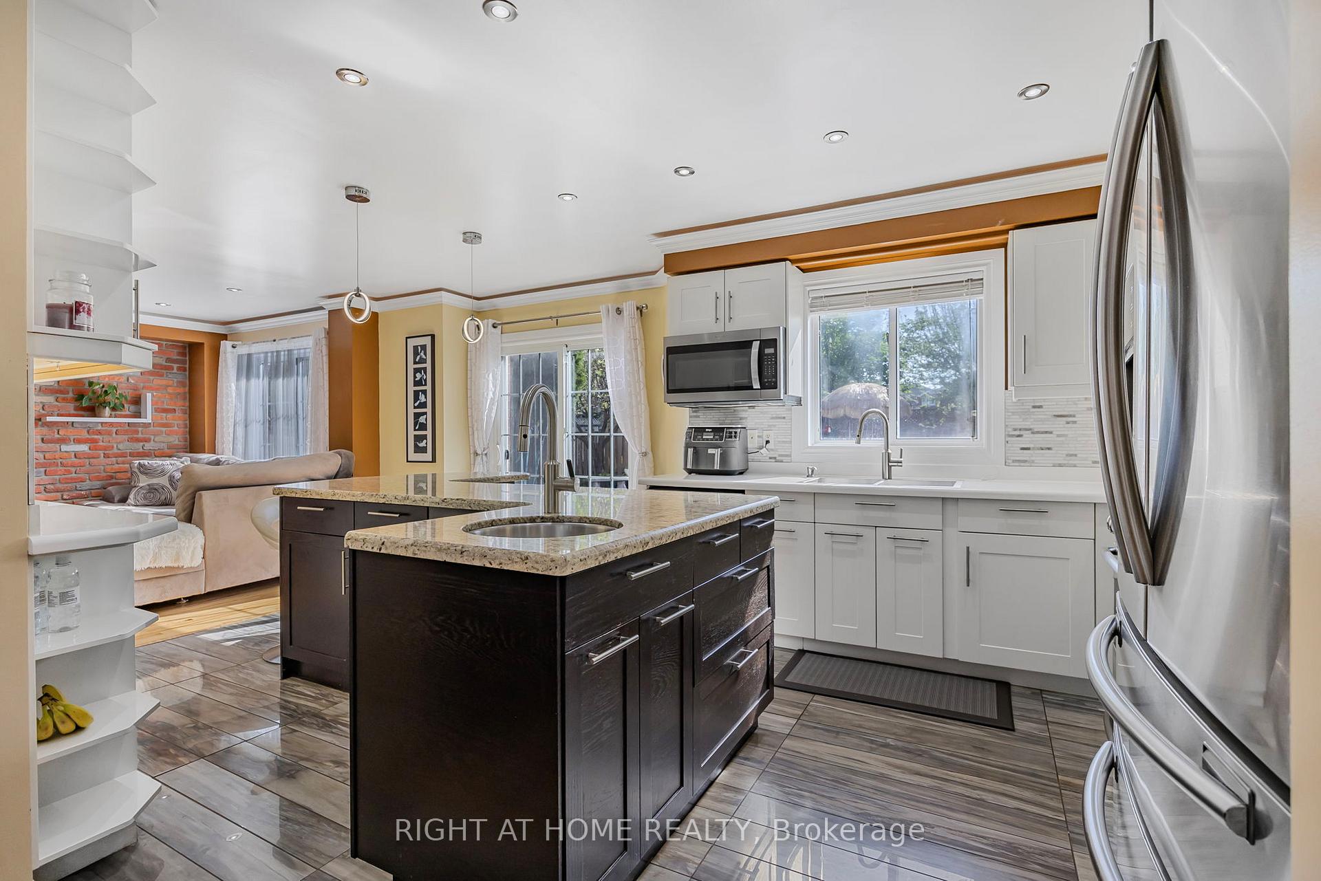 Photo 12 of 15 Black Willow Drive, Barrie, Holly — HOMEH