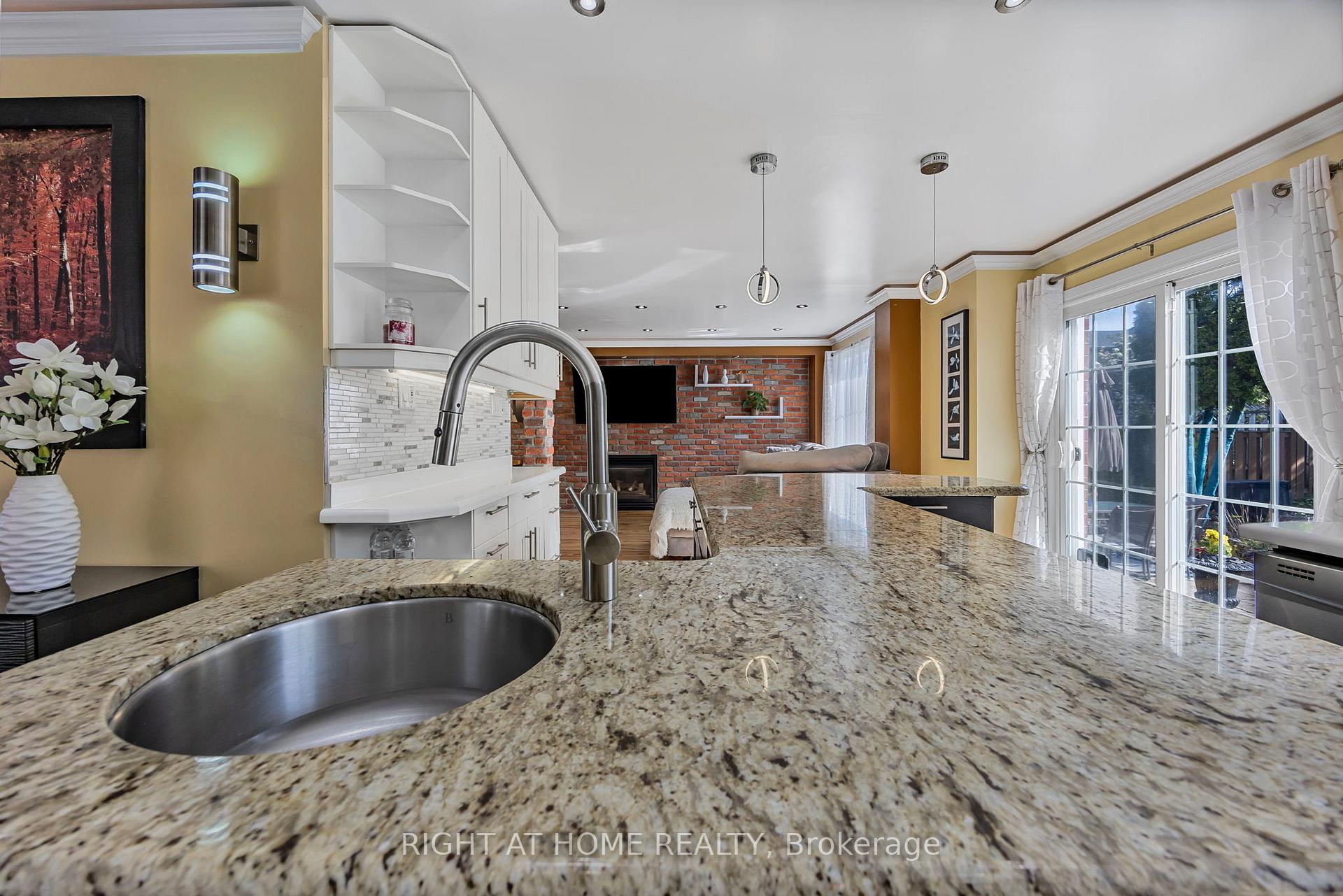 Photo 14 of 15 Black Willow Drive, Barrie, Holly — HOMEH