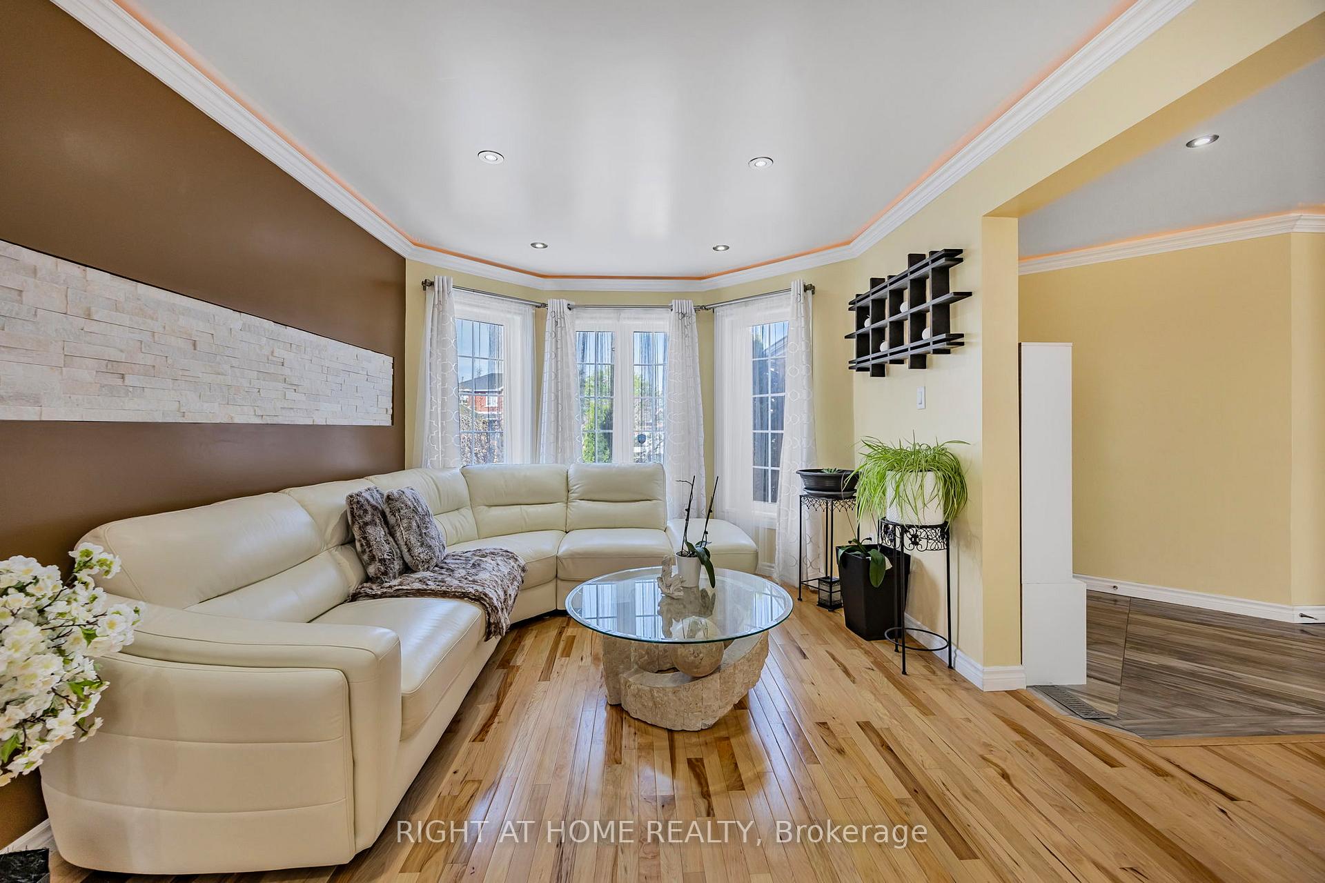 Photo 18 of 15 Black Willow Drive, Barrie, Holly — HOMEH