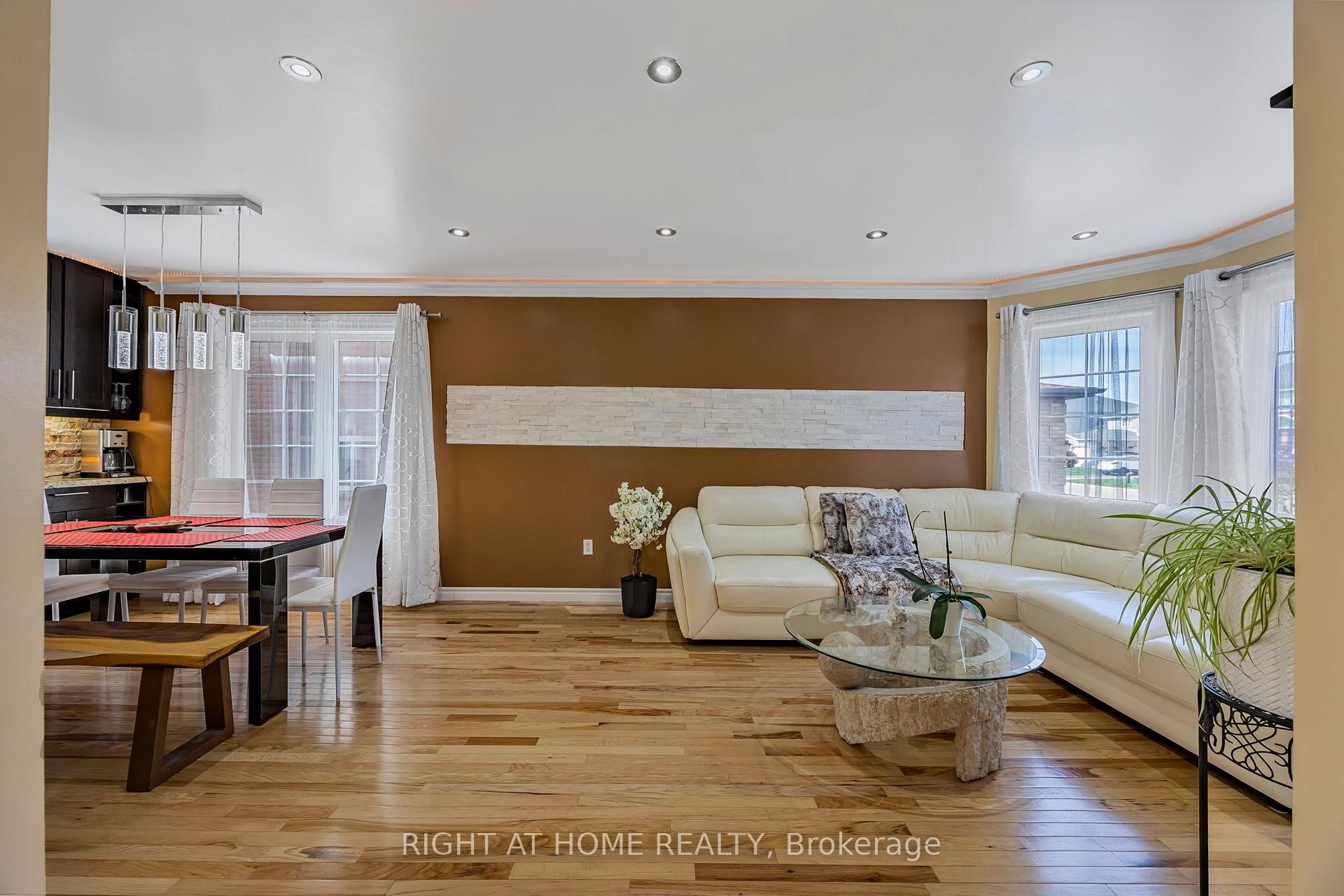 Photo 19 of 15 Black Willow Drive, Barrie, Holly — HOMEH