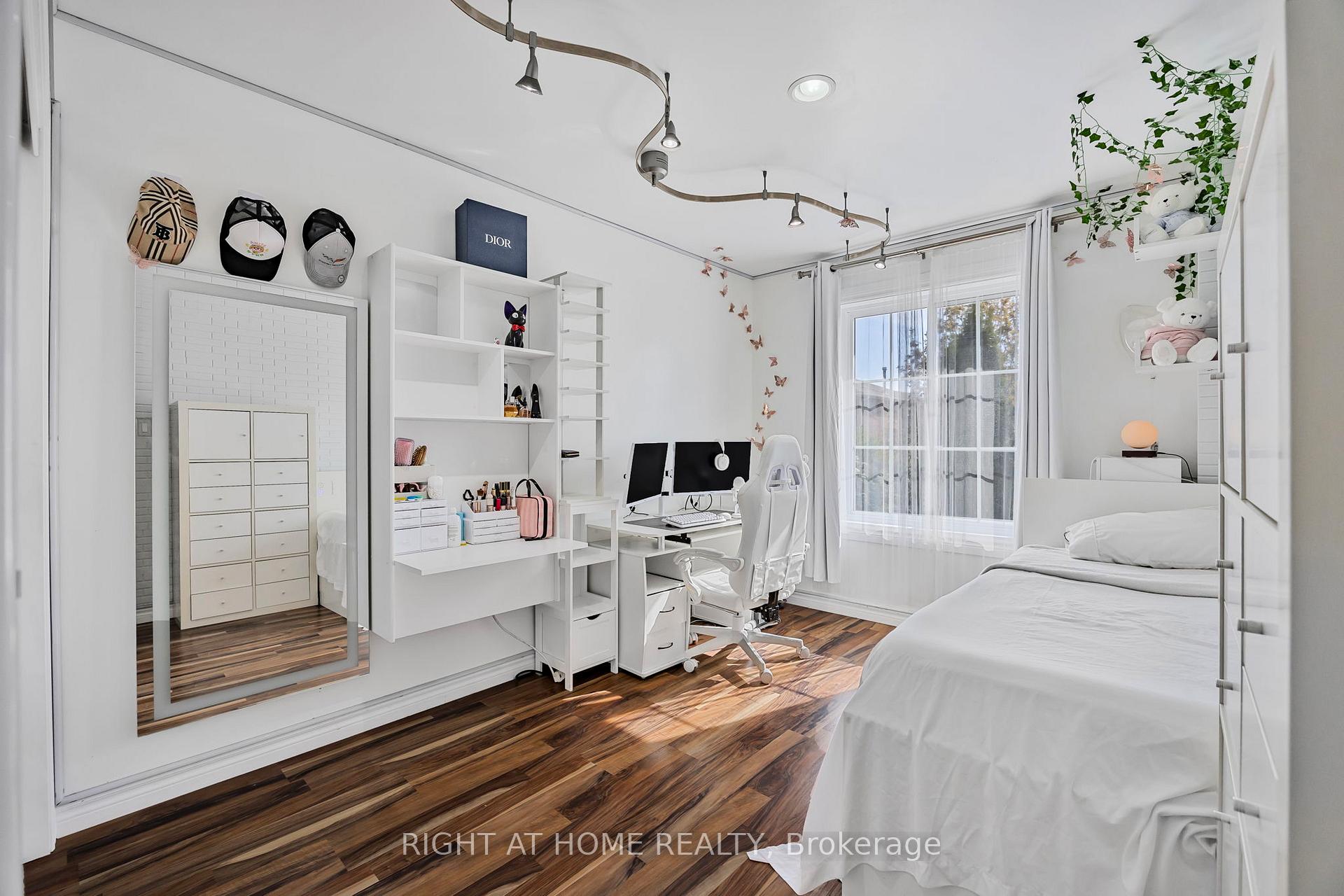Photo 26 of 15 Black Willow Drive, Barrie, Holly — HOMEH