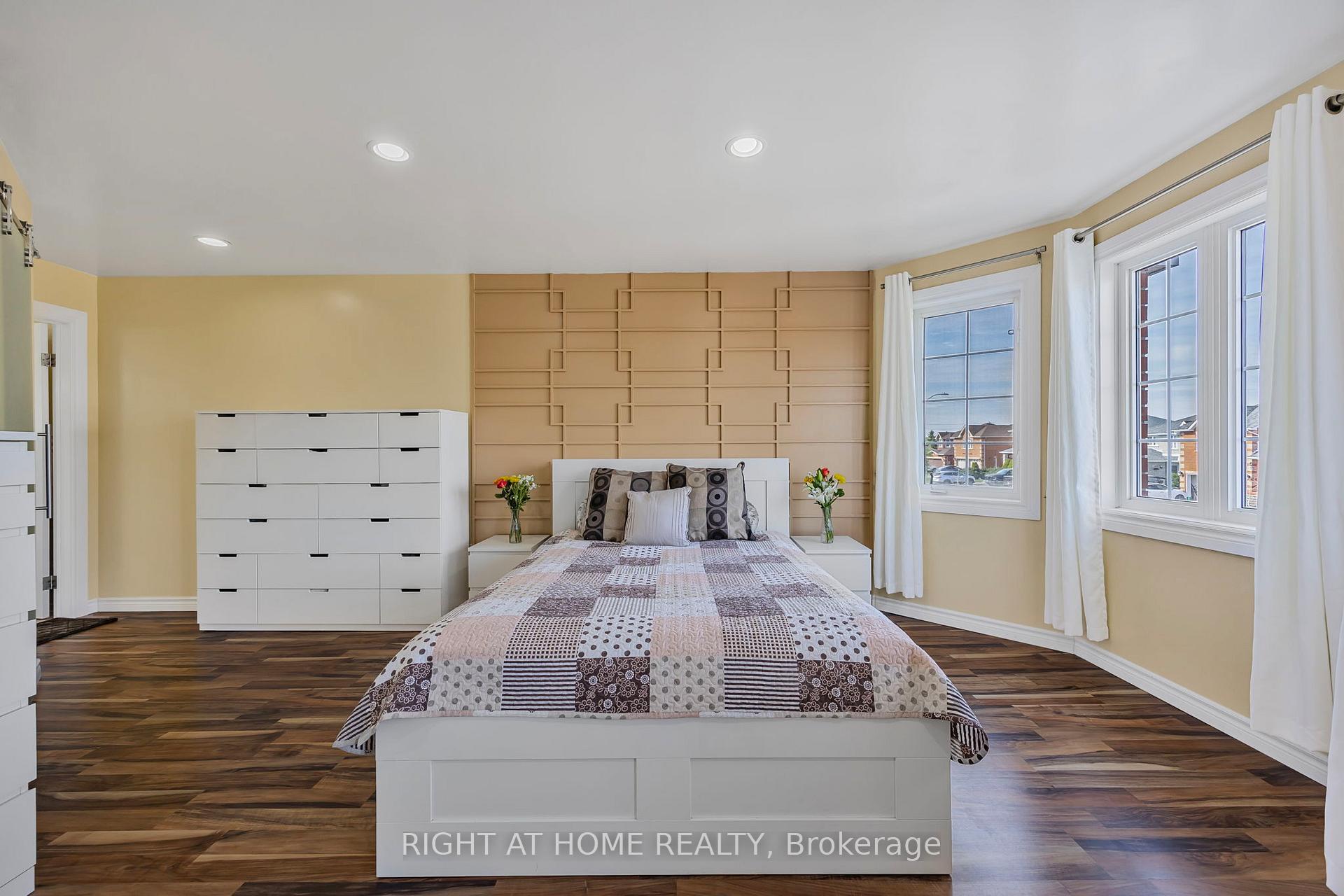 Photo 32 of 15 Black Willow Drive, Barrie, Holly — HOMEH