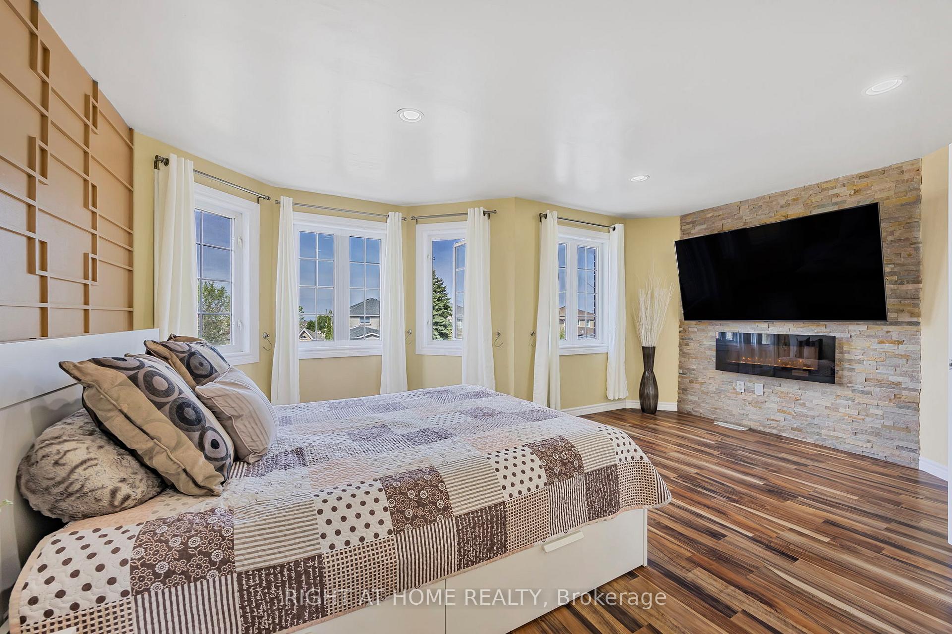 Photo 34 of 15 Black Willow Drive, Barrie, Holly — HOMEH