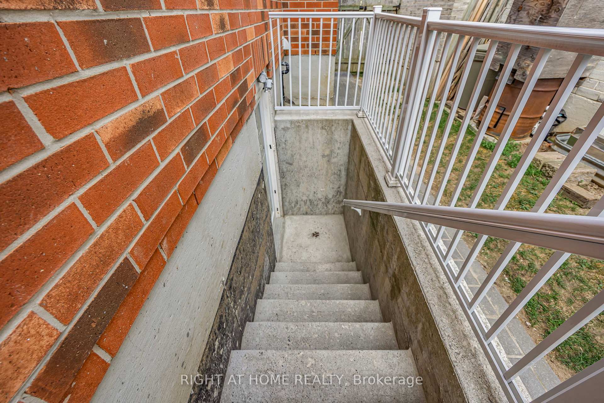 Photo 49 of 15 Black Willow Drive, Barrie, Holly — HOMEH