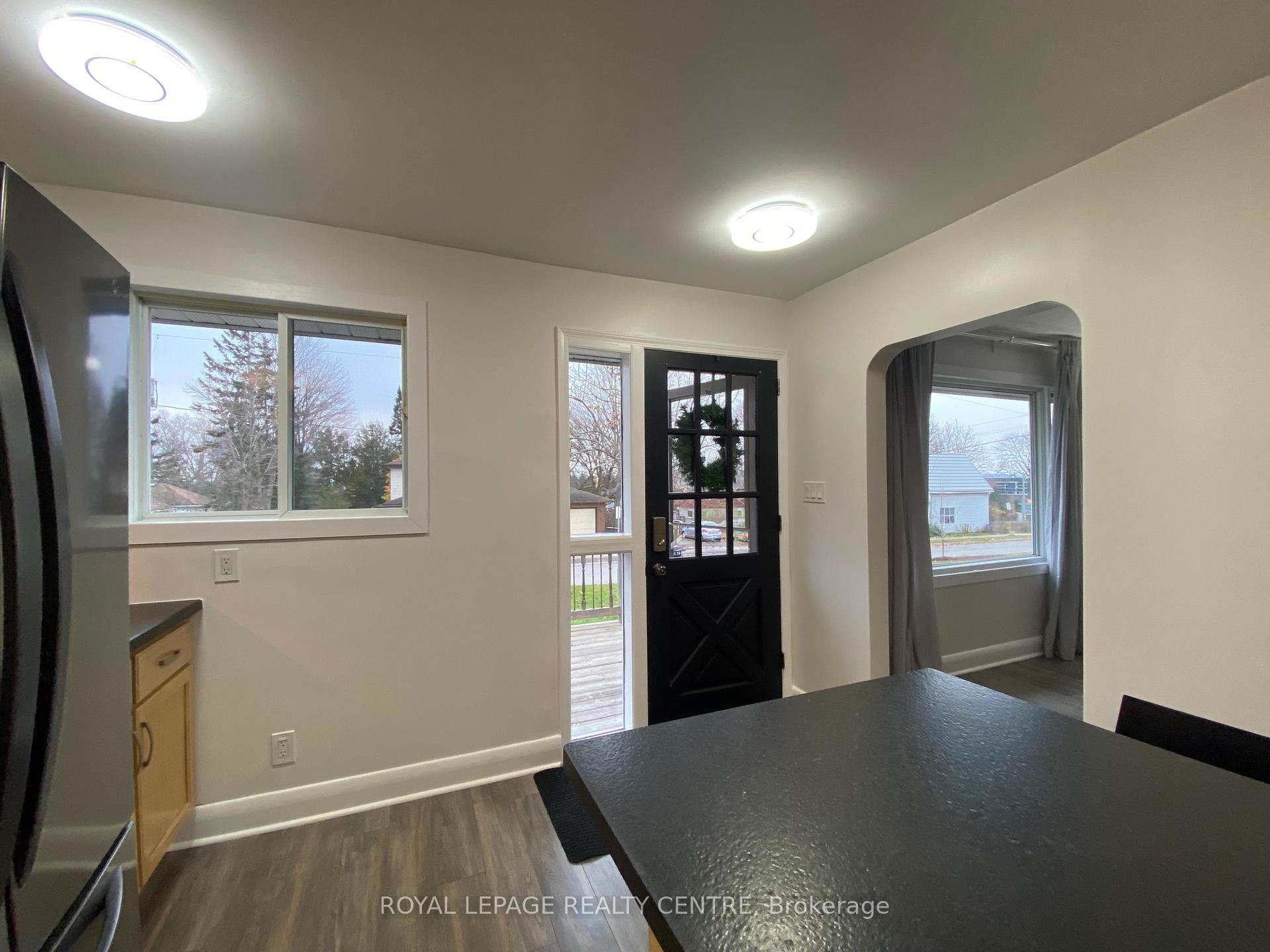 Photo 2 of 46 Dalton Street, Barrie, Bayfield — HOMEH