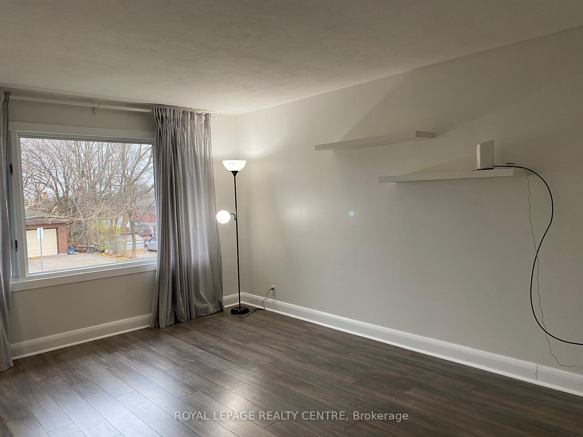 Photo 5 of 46 Dalton Street, Barrie, Bayfield — HOMEH