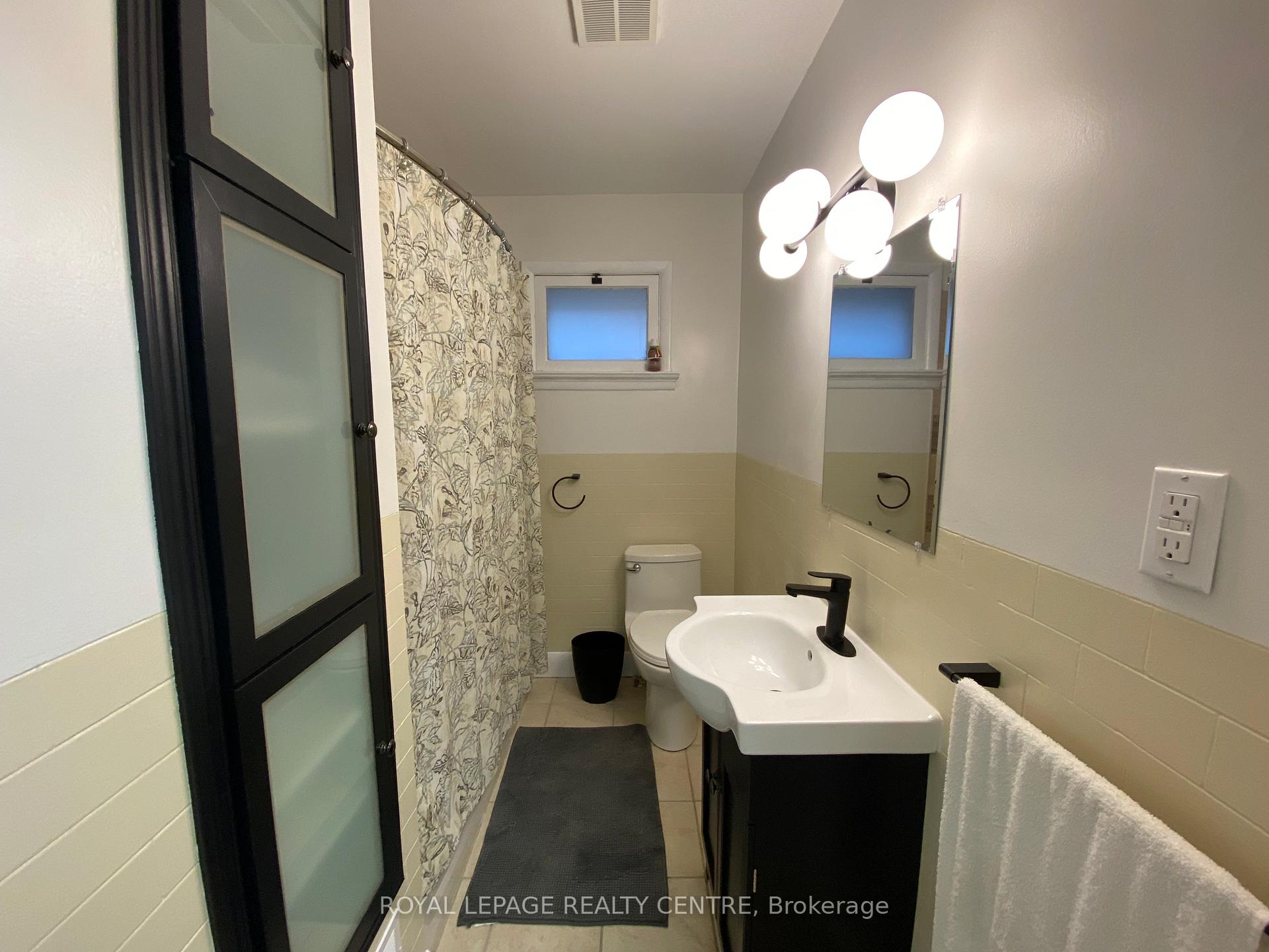 Photo 9 of 46 Dalton Street, Barrie, Bayfield — HOMEH