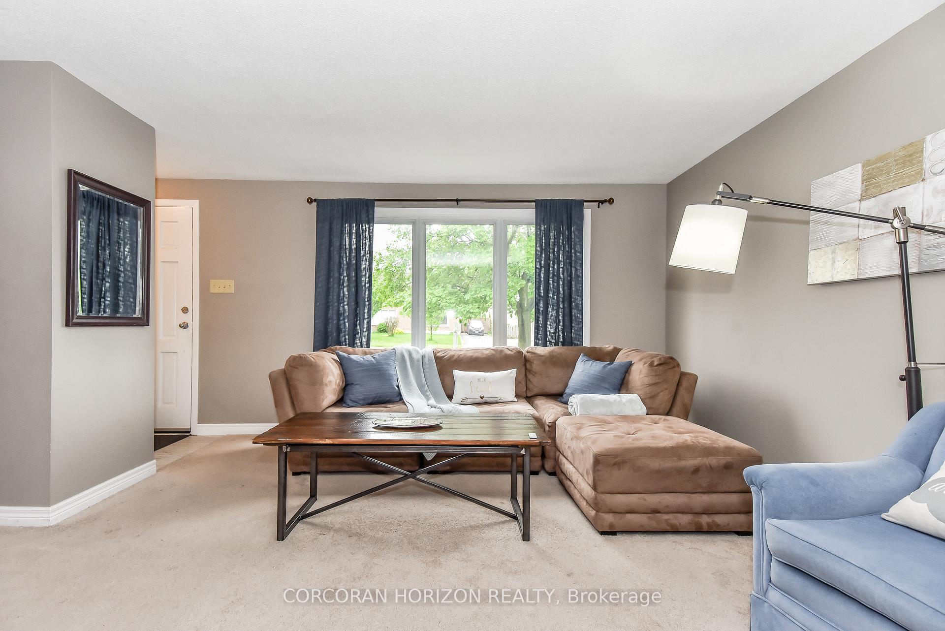 Photo 2 of 512 Elgin Street N, Cambridge — HOMEH