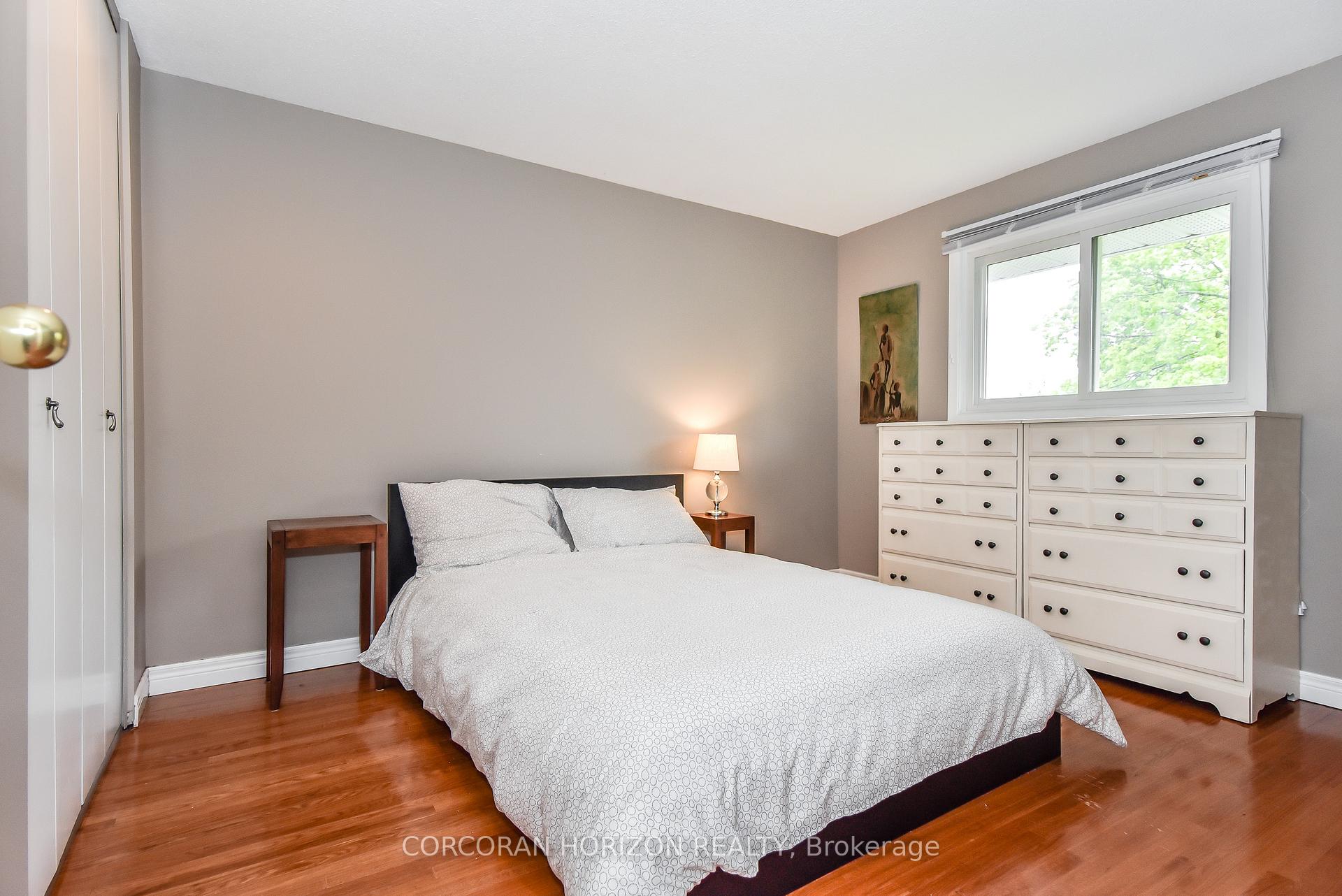 Photo 6 of 512 Elgin Street N, Cambridge — HOMEH