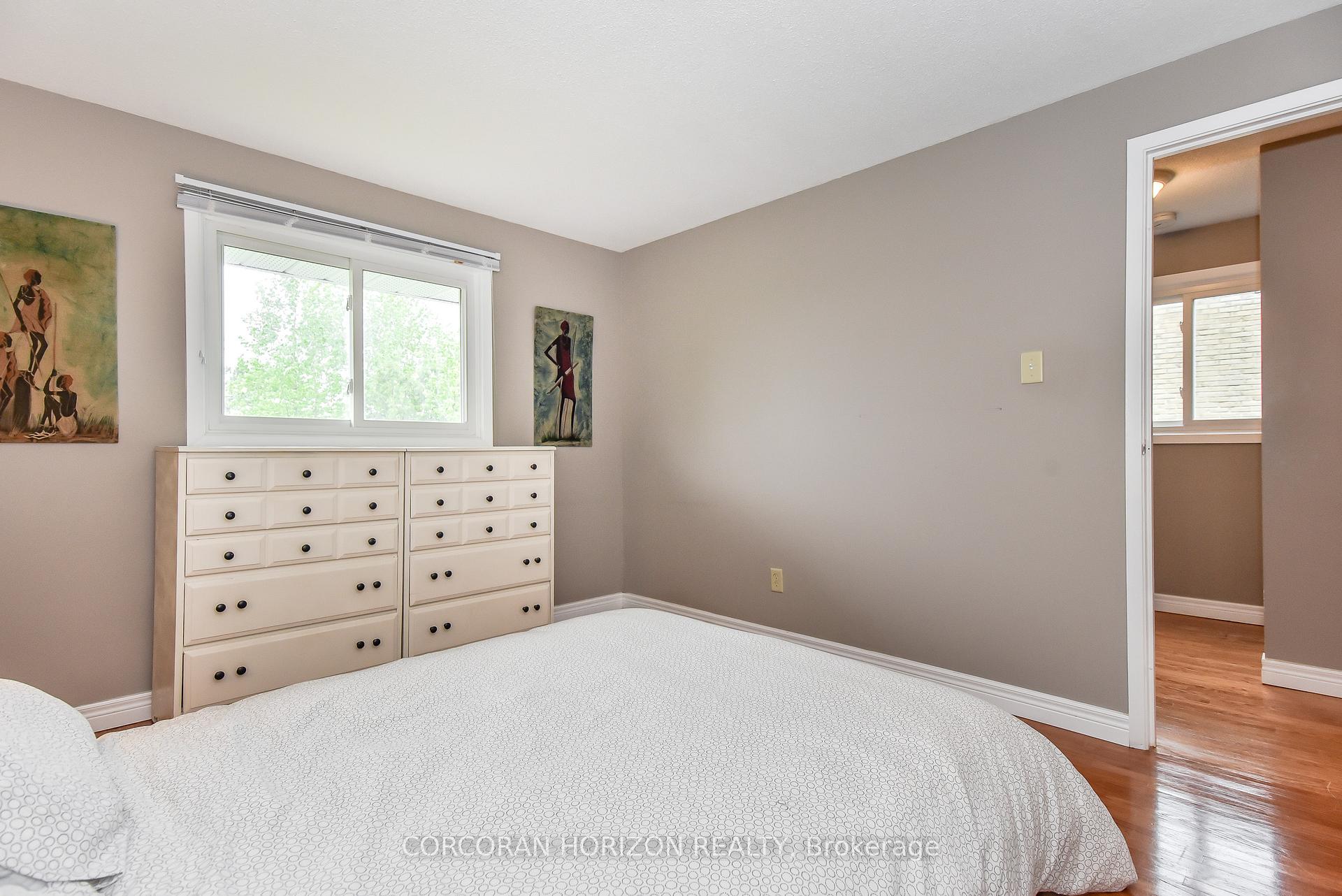 Photo 7 of 512 Elgin Street N, Cambridge — HOMEH