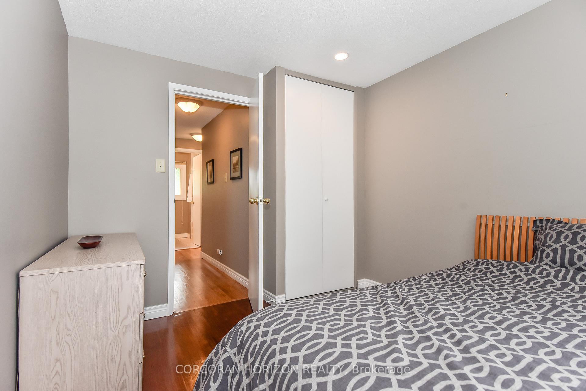 Photo 9 of 512 Elgin Street N, Cambridge — HOMEH