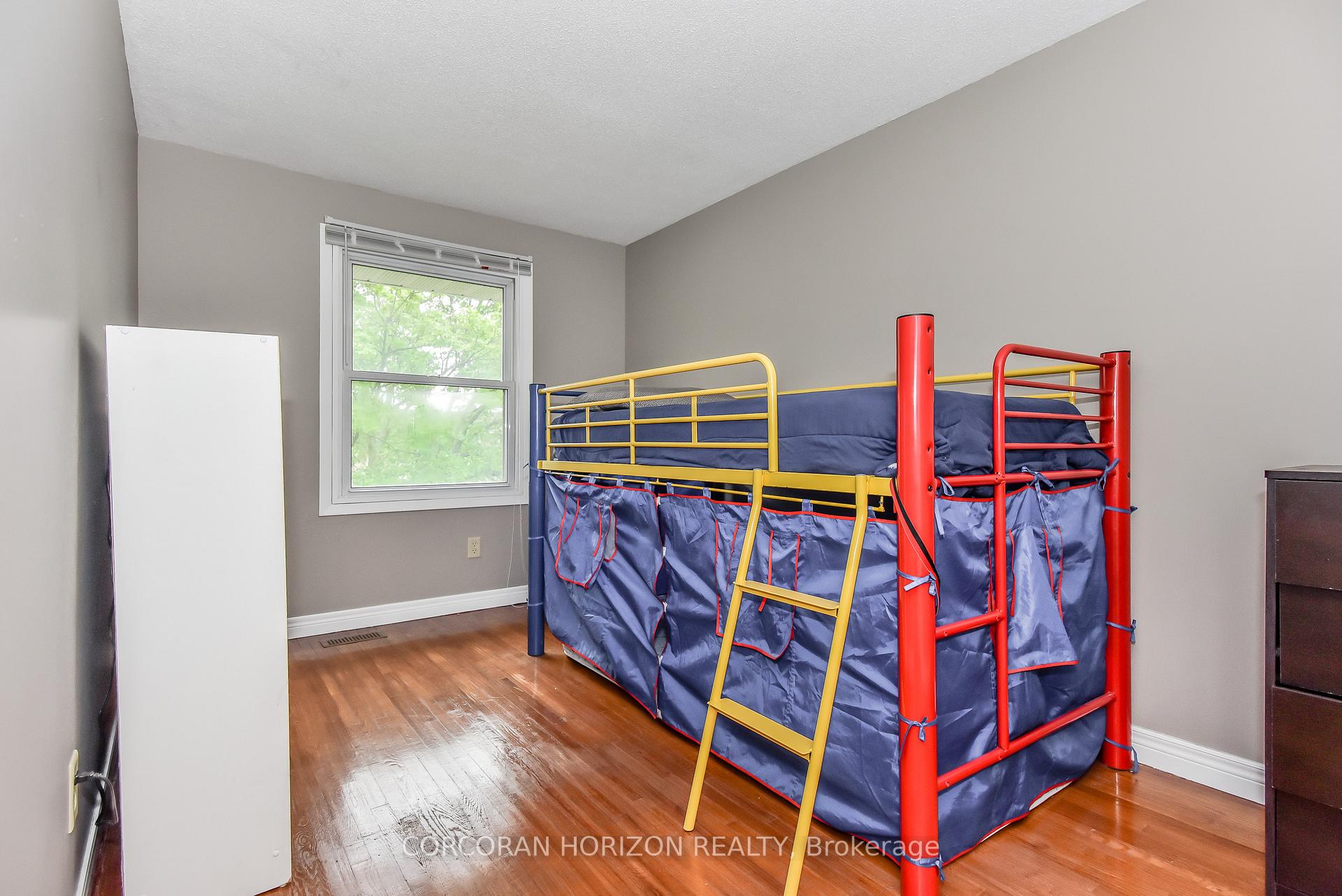 Photo 11 of 512 Elgin Street N, Cambridge — HOMEH