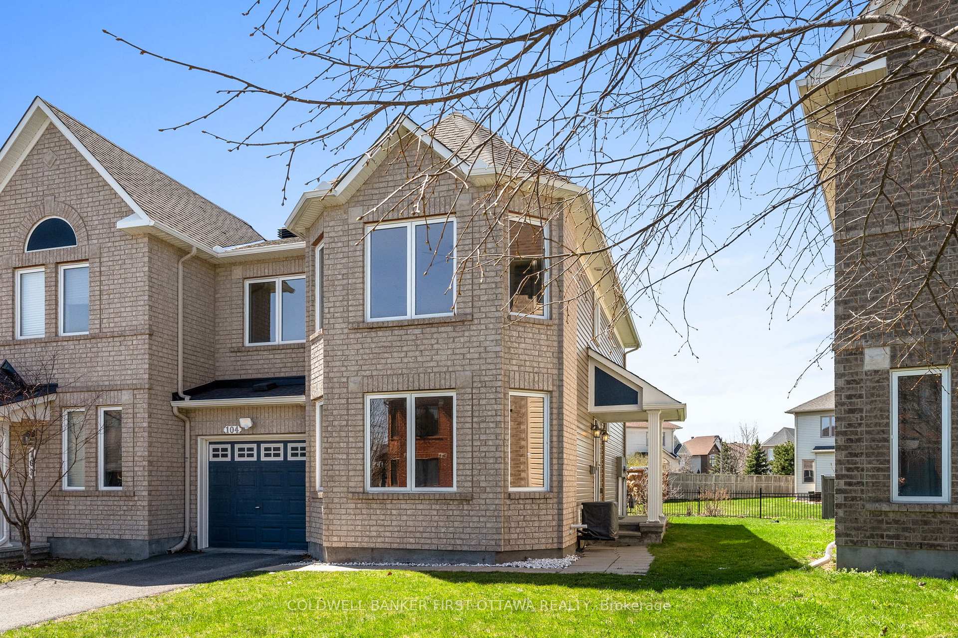 Photo 3 of 104 Dunforest Terrace, Ottawa, Barrhaven - Strandherd — HOMEH
