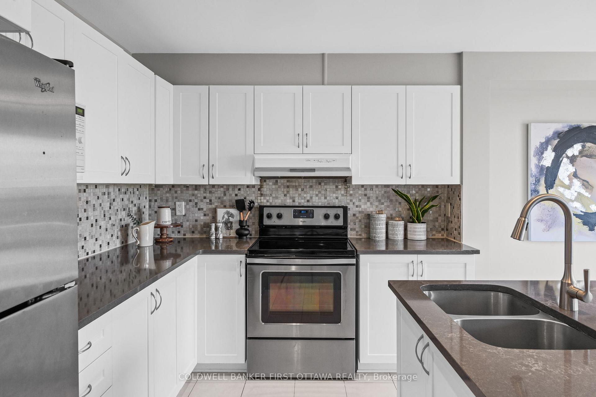 Photo 8 of 104 Dunforest Terrace, Ottawa, Barrhaven - Strandherd — HOMEH