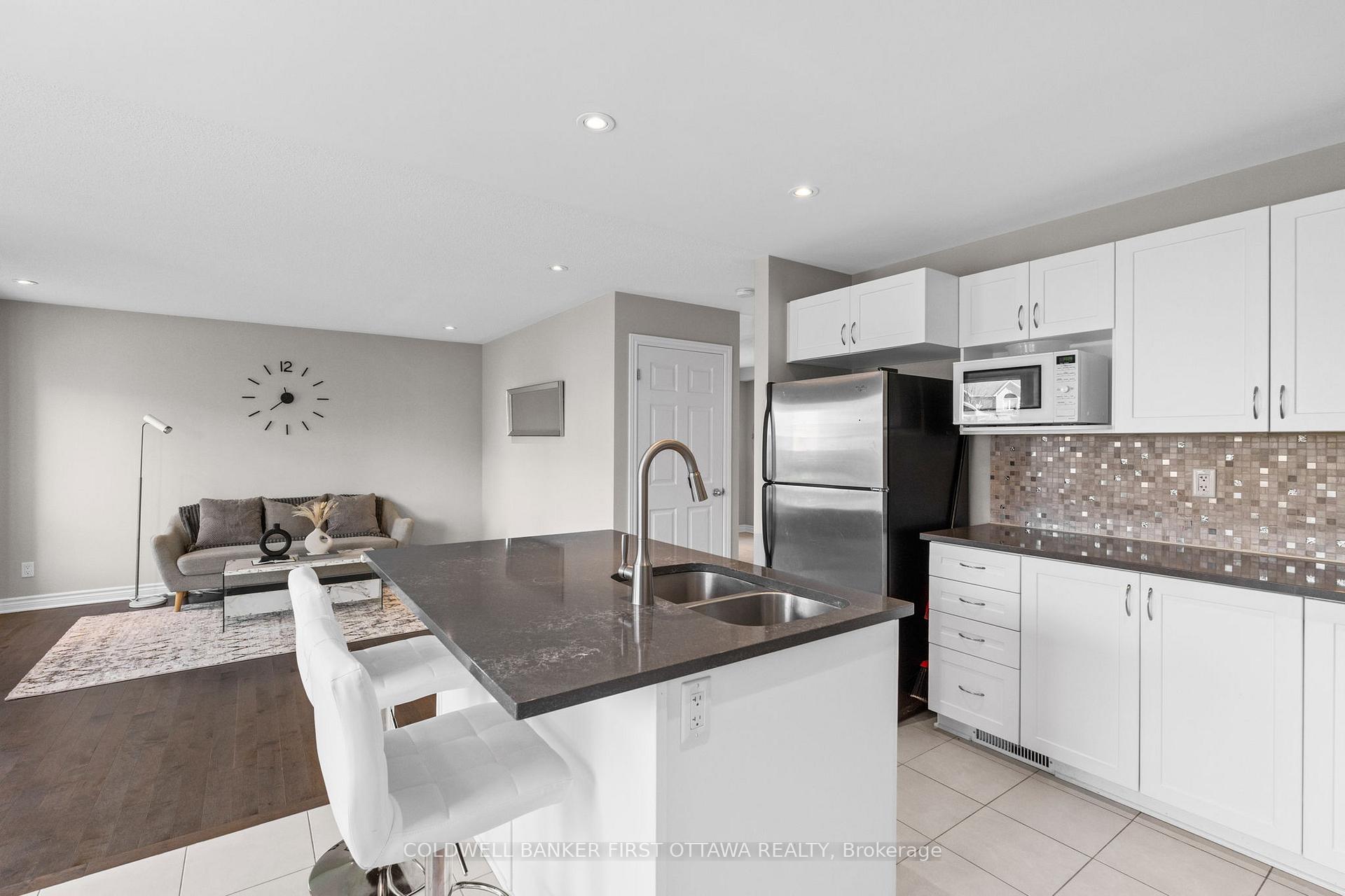 Photo 11 of 104 Dunforest Terrace, Ottawa, Barrhaven - Strandherd — HOMEH