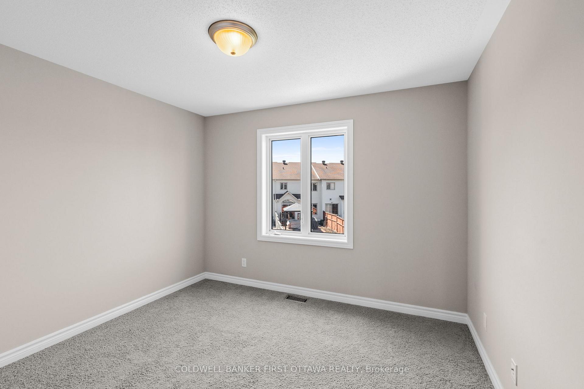 Photo 32 of 104 Dunforest Terrace, Ottawa, Barrhaven - Strandherd — HOMEH