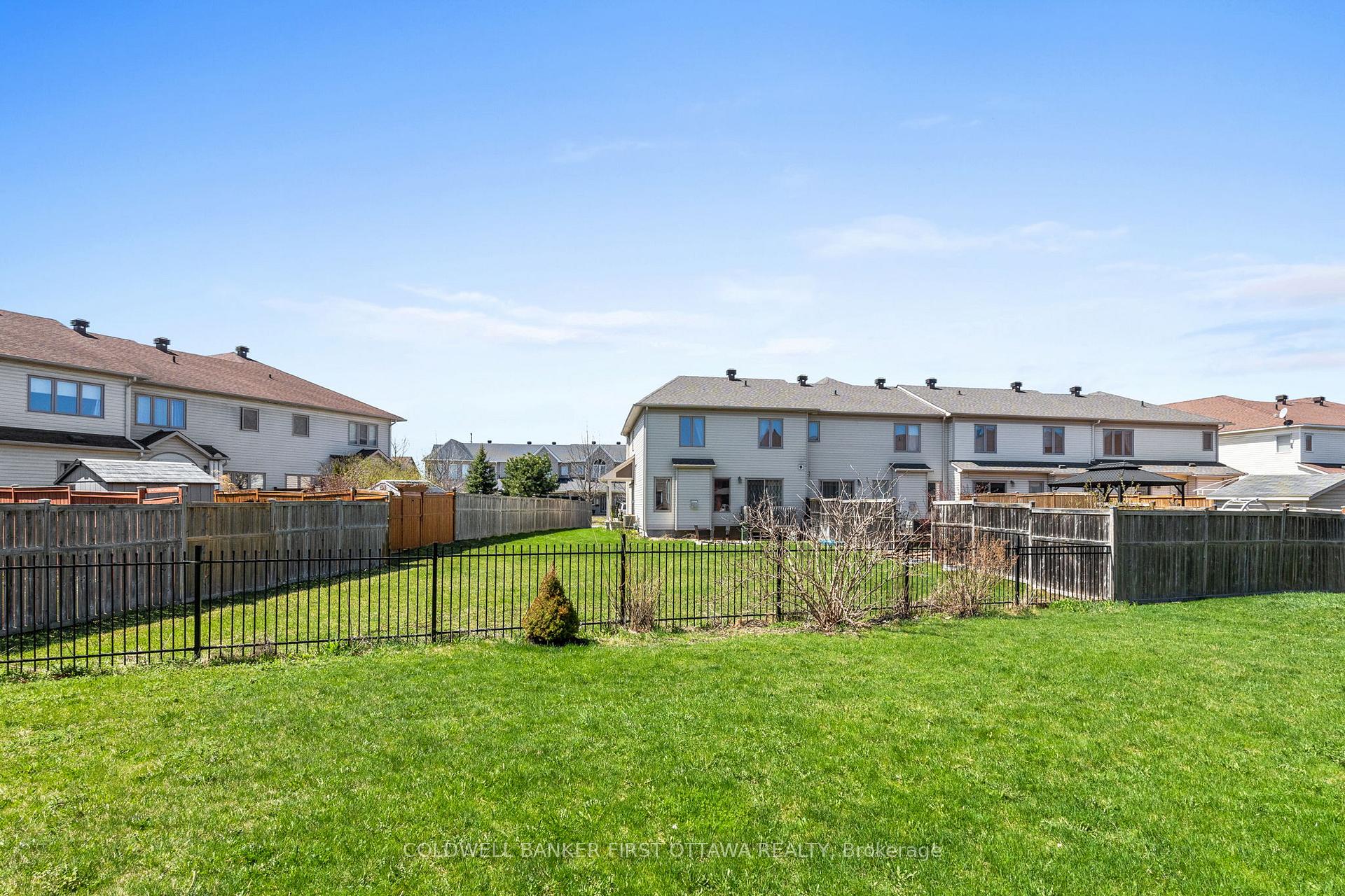 Photo 38 of 104 Dunforest Terrace, Ottawa, Barrhaven - Strandherd — HOMEH