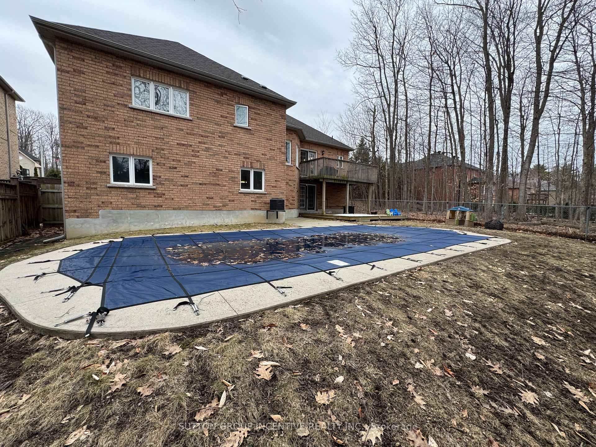 Photo 28 of 2 Camelot Square, Barrie, Innis-Shore — HOMEH