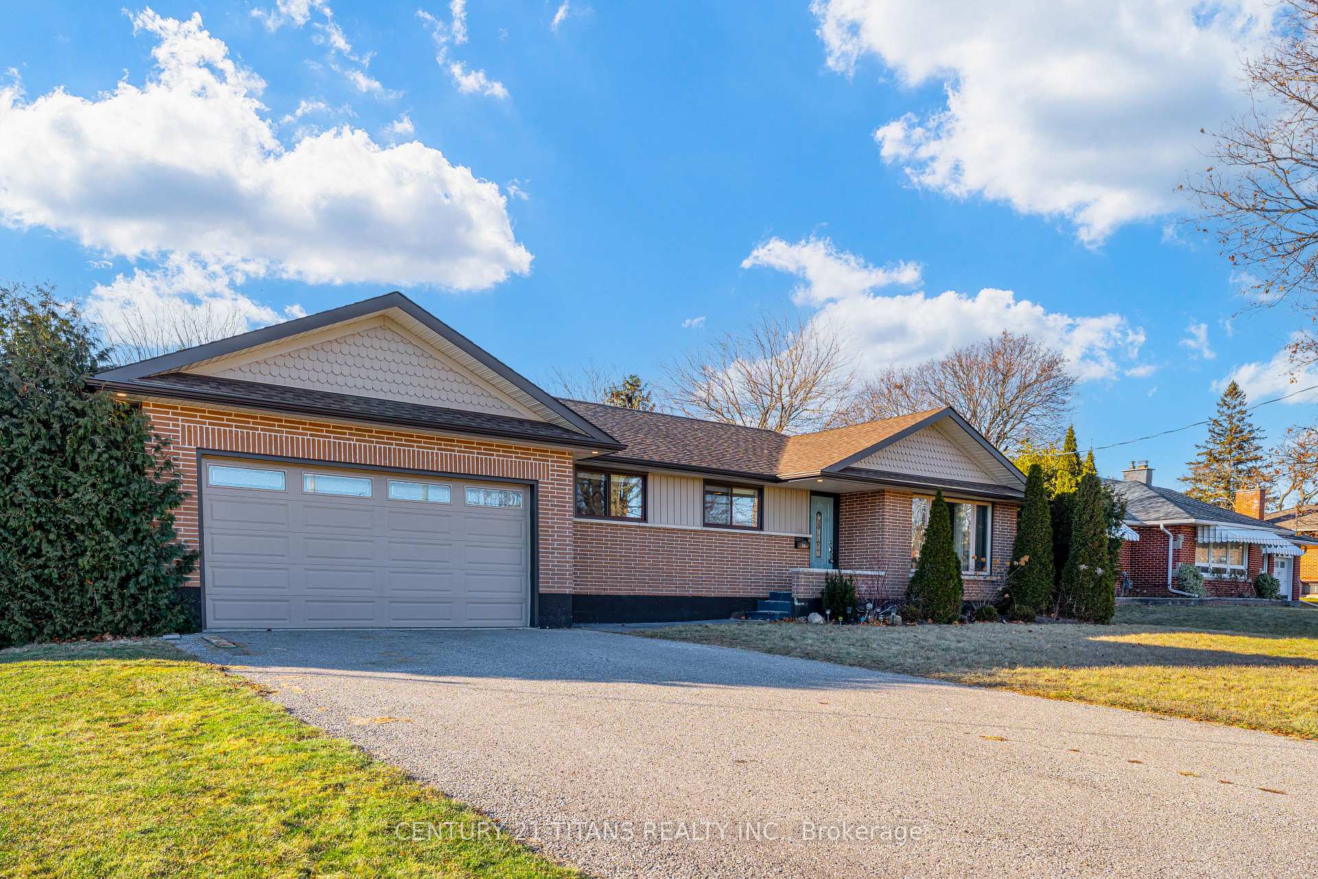 Photo 2 of 14 Darlington Boulevard, Clarington, Courtice — HOMEH