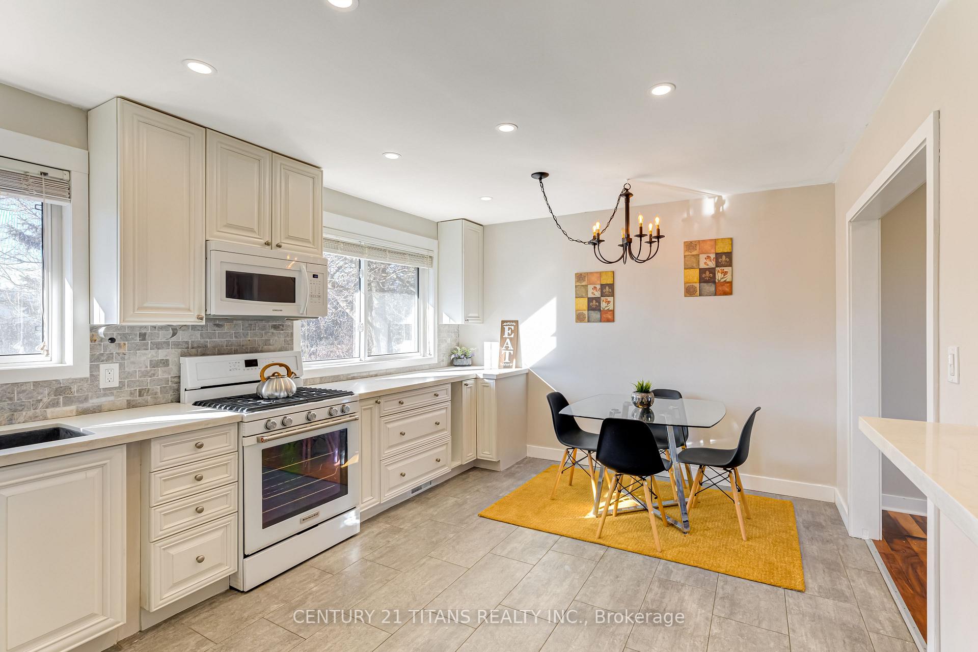 Photo 7 of 14 Darlington Boulevard, Clarington, Courtice — HOMEH