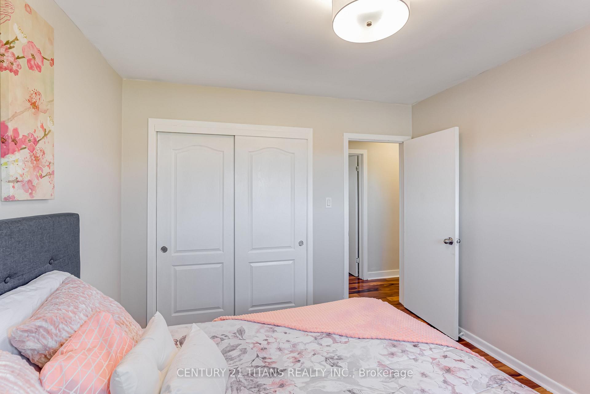Photo 13 of 14 Darlington Boulevard, Clarington, Courtice — HOMEH