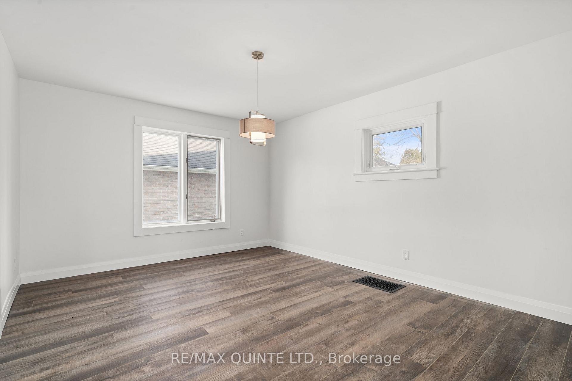 Photo 10 of 264 Victoria Avenue, Belleville, Belleville Ward — HOMEH