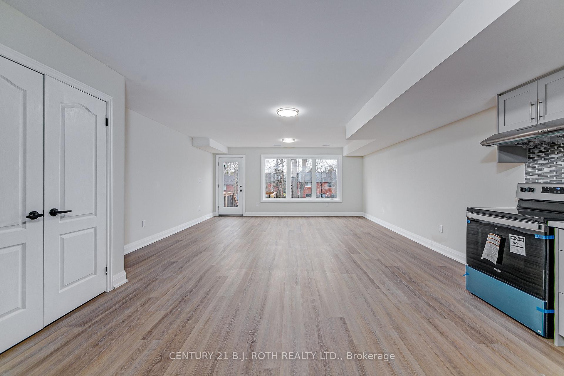 Photo 6 of Unit 4, 98 Peel Street, Barrie, Wellington — HOMEH
