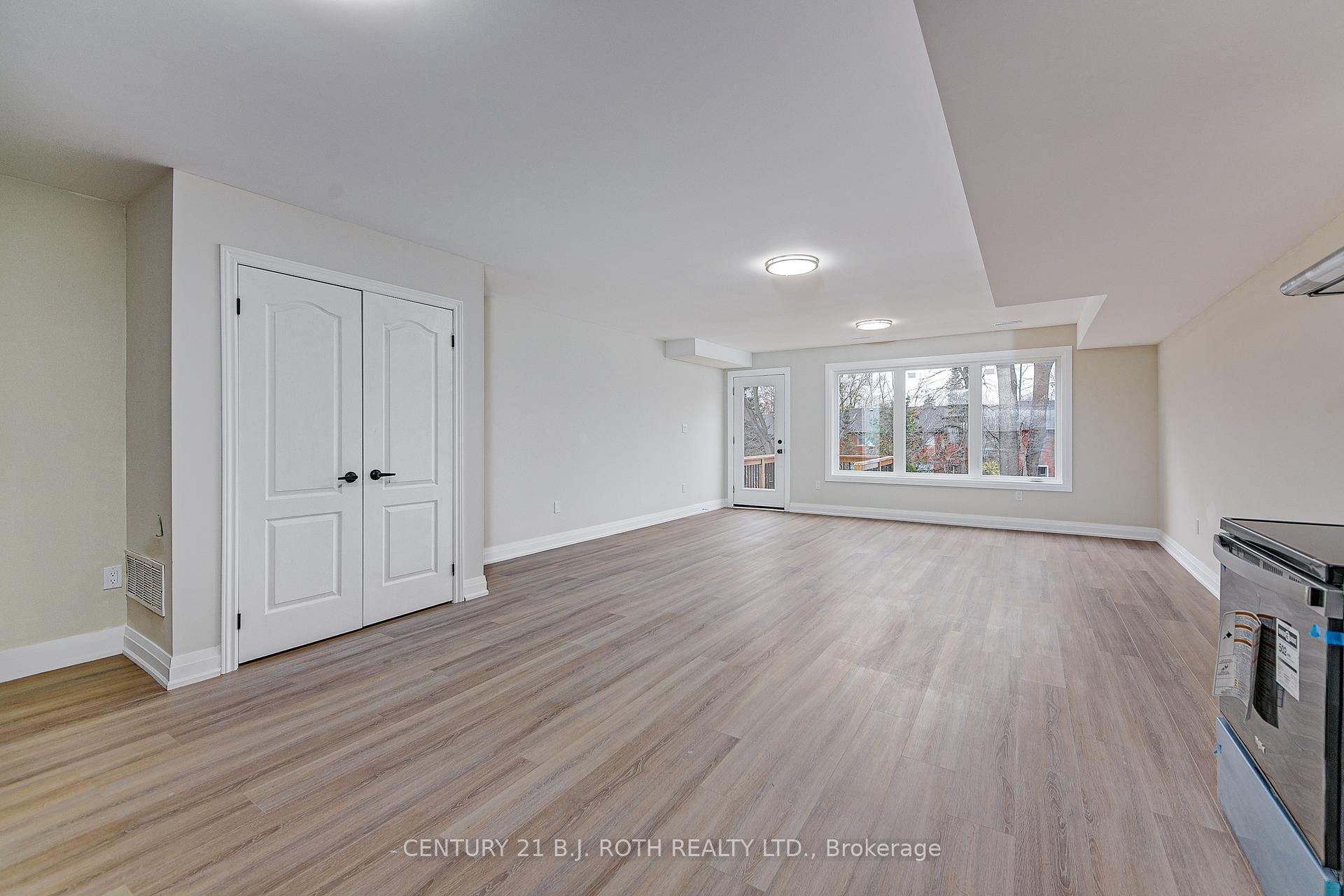 Photo 7 of Unit 4, 98 Peel Street, Barrie, Wellington — HOMEH