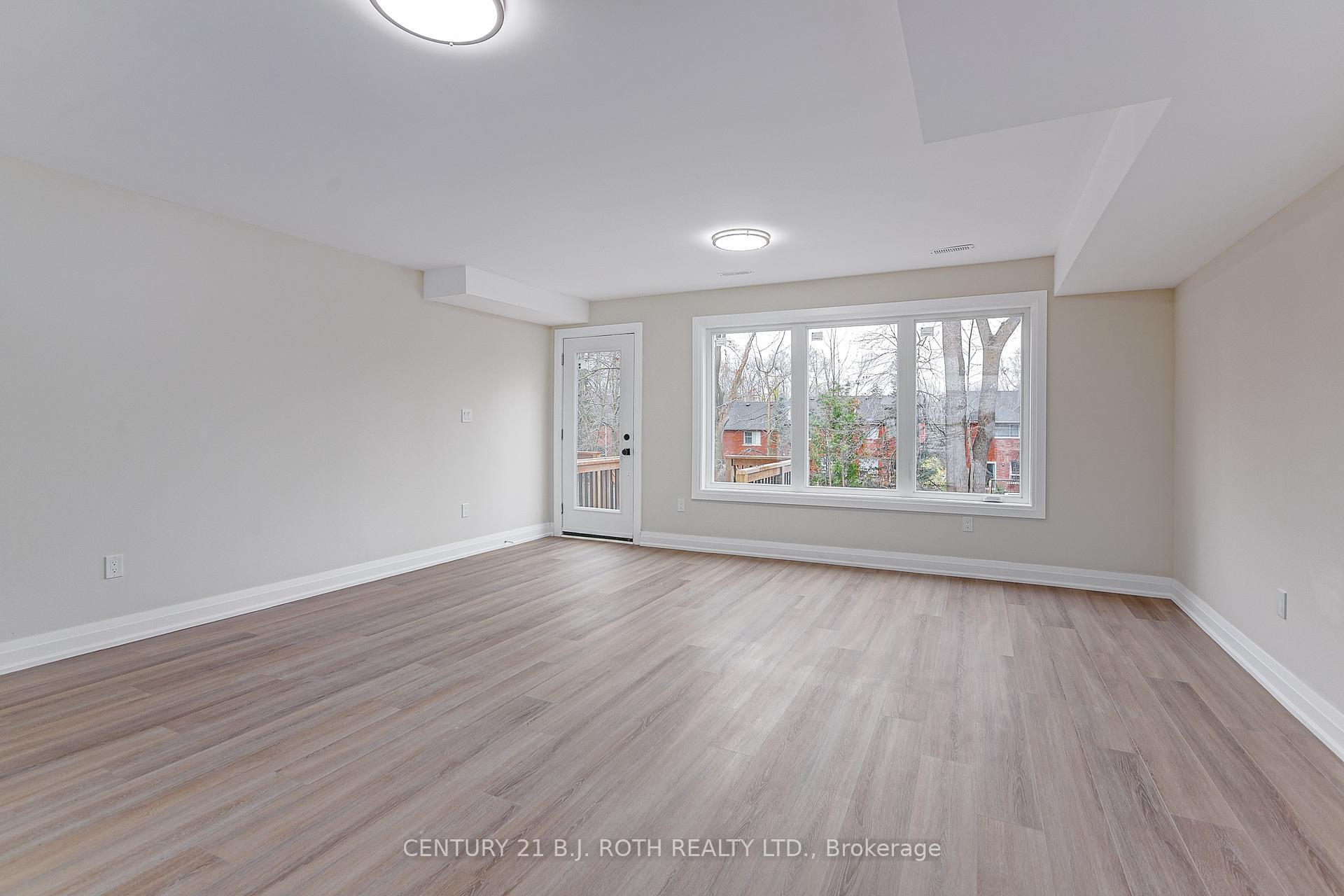 Photo 9 of Unit 4, 98 Peel Street, Barrie, Wellington — HOMEH