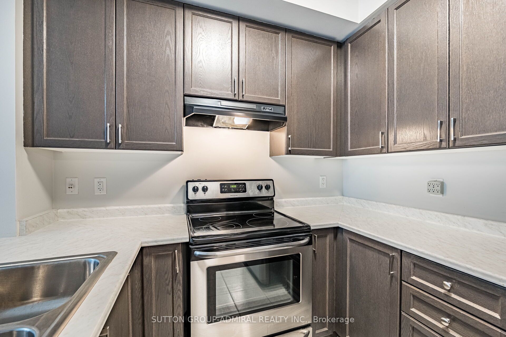 Photo 52 of Unit 104, 5317 Upper Middle Road, Burlington, Orchard — HOMEH
