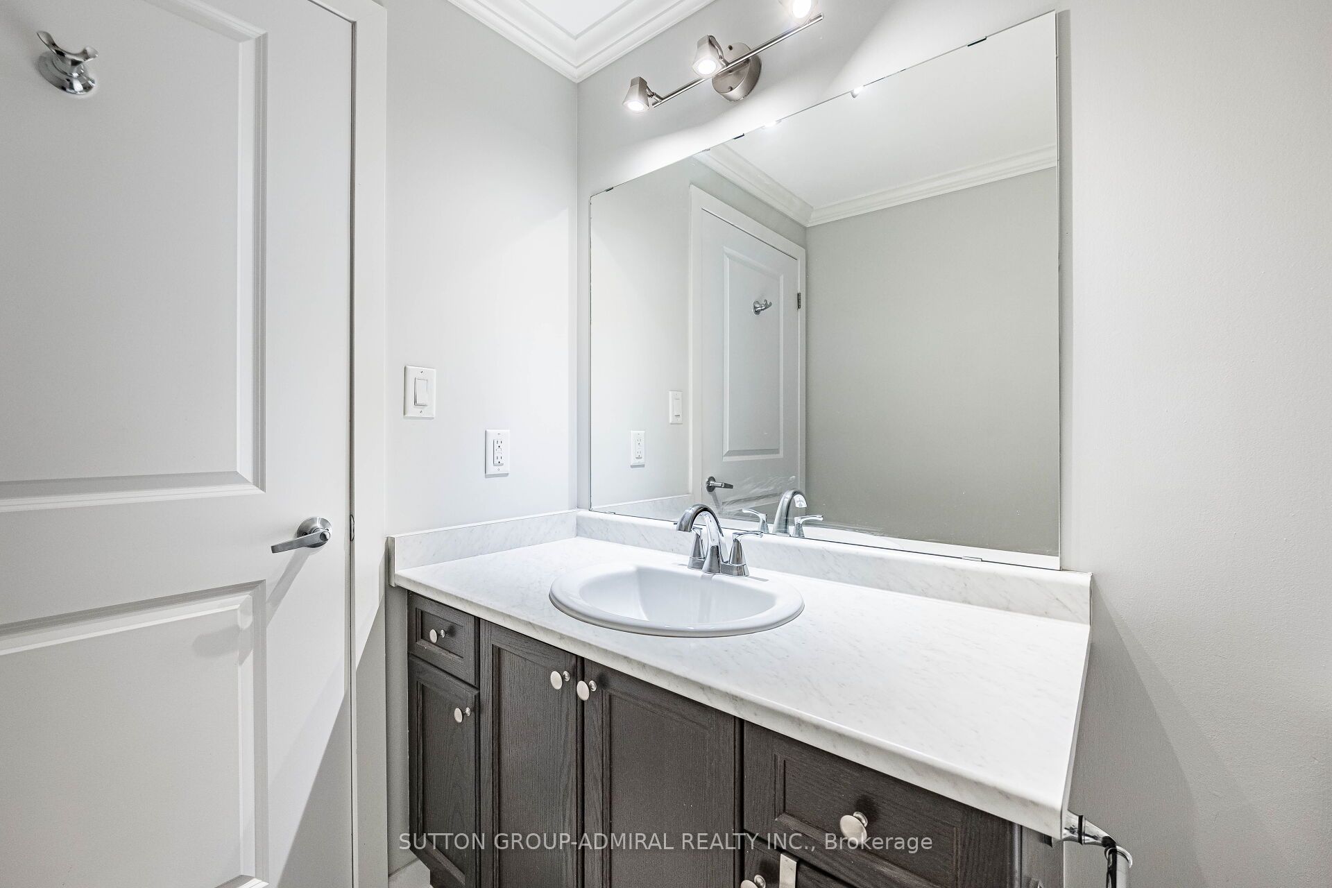 Photo 68 of Unit 104, 5317 Upper Middle Road, Burlington, Orchard — HOMEH