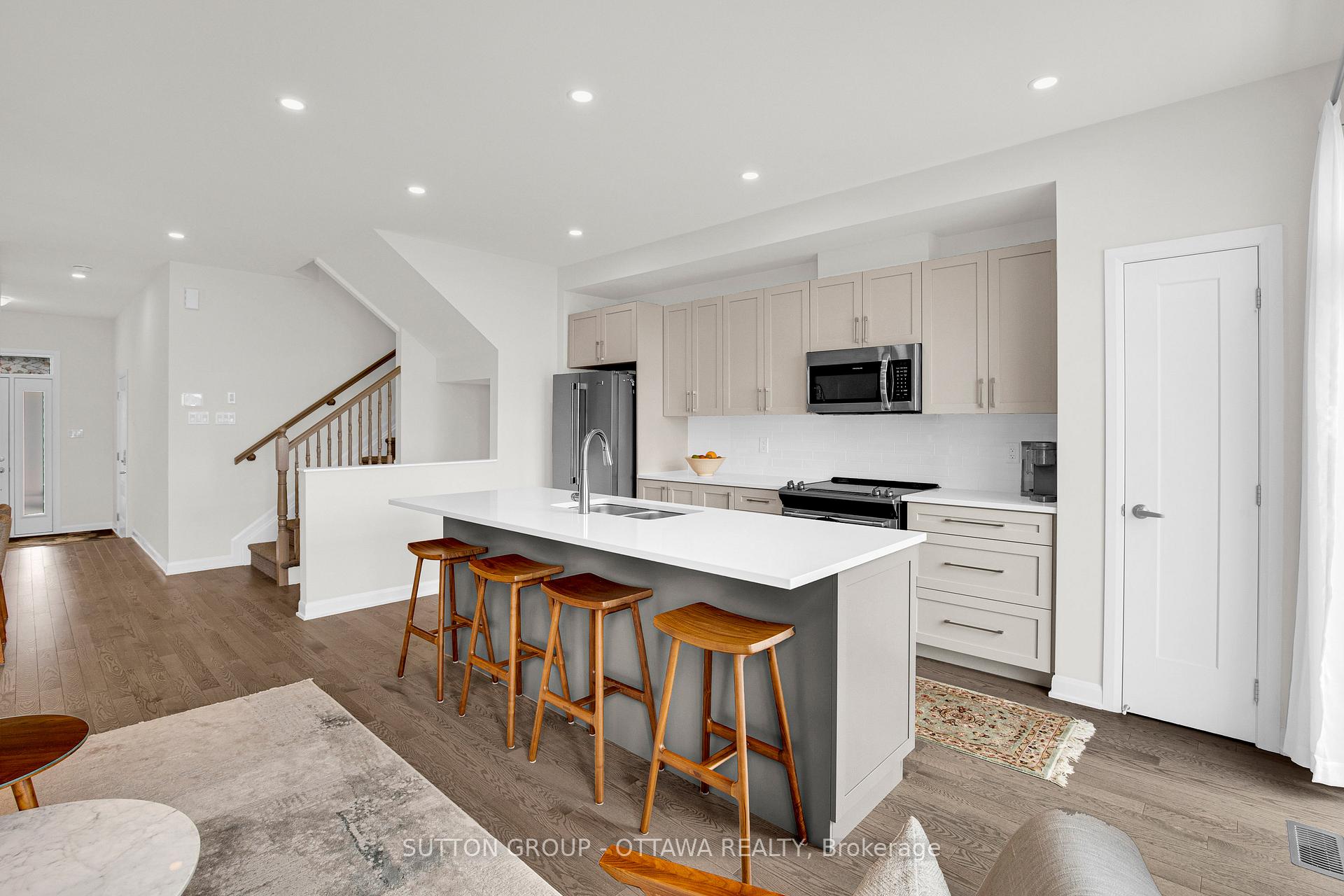 Photo 9 of 117 Teelin Circle, Ottawa, Barrhaven - Half Moon Bay — HOMEH